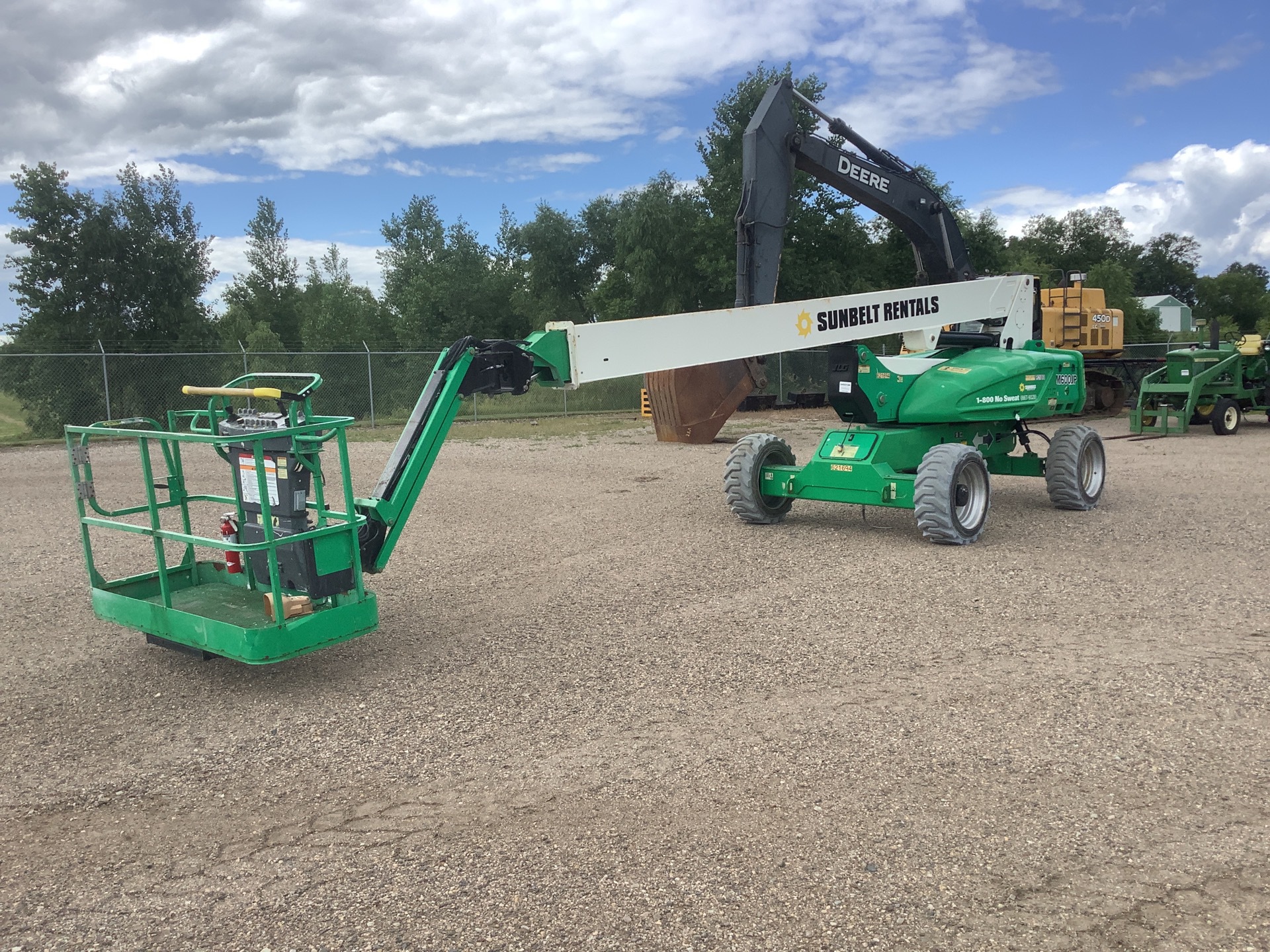 2014 JLG M600JP 4WD Diesel Articulating Boom Lift