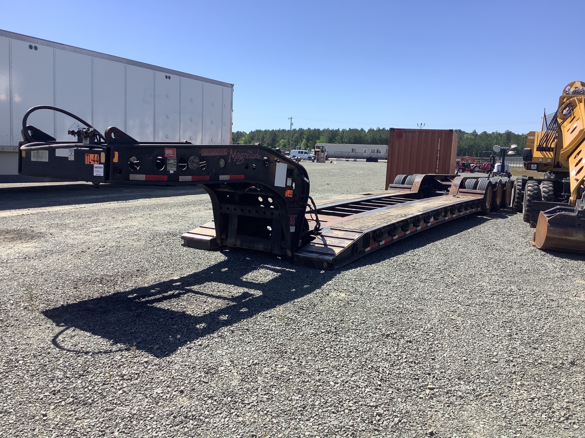 2015 Fontaine Magnitude 55H Tri/A Detach Lowboy Trailer