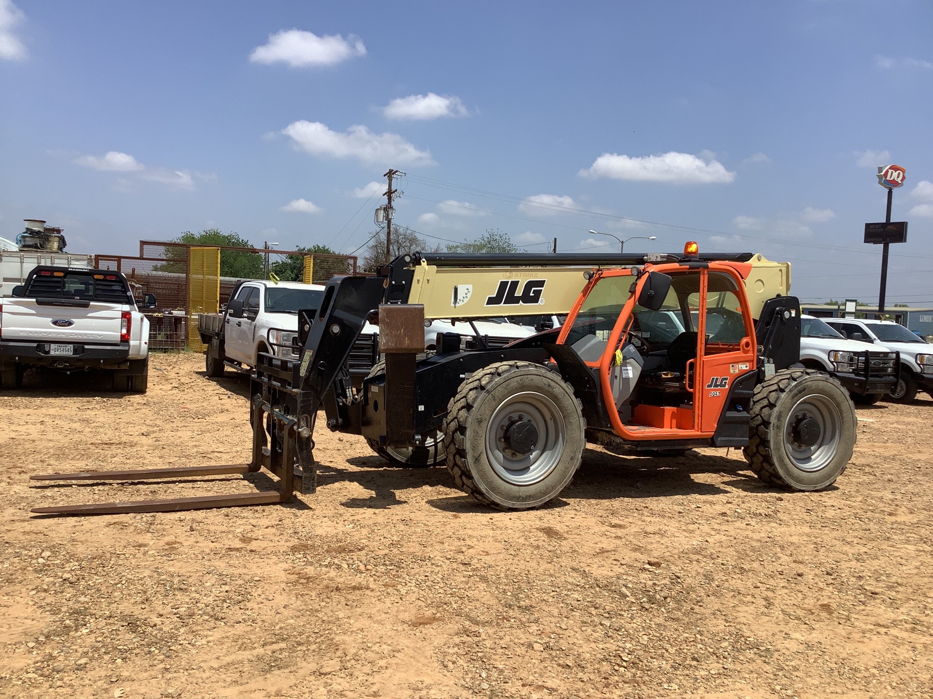 2019 JLG 1043 Telehandler