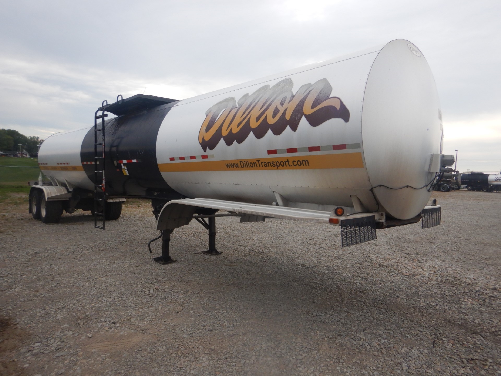 2009 Etnyre ARA T/A 7250 gal Asphalt Tank Trailer