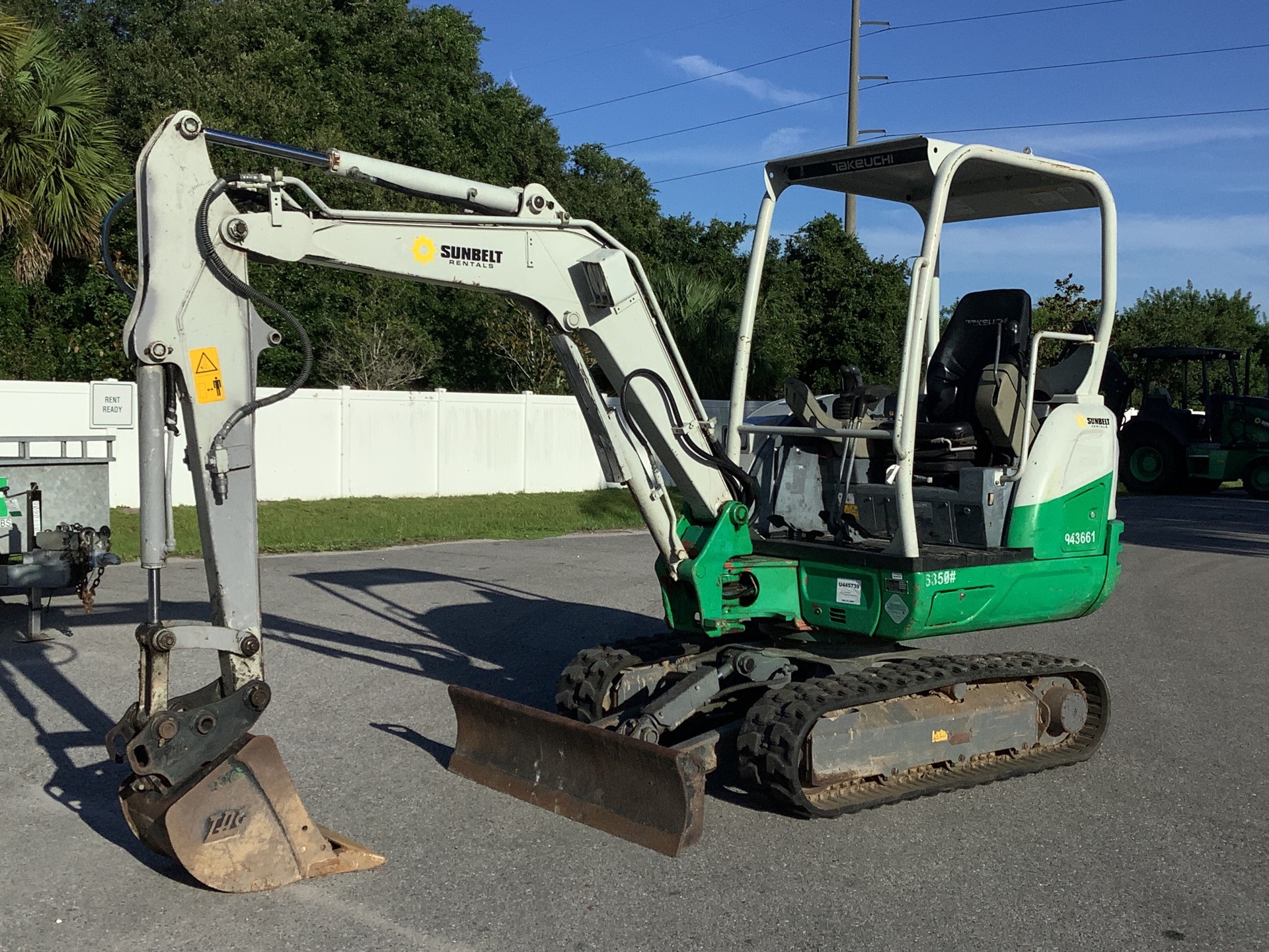 2016 Takeuchi TB230 Mini Excavator