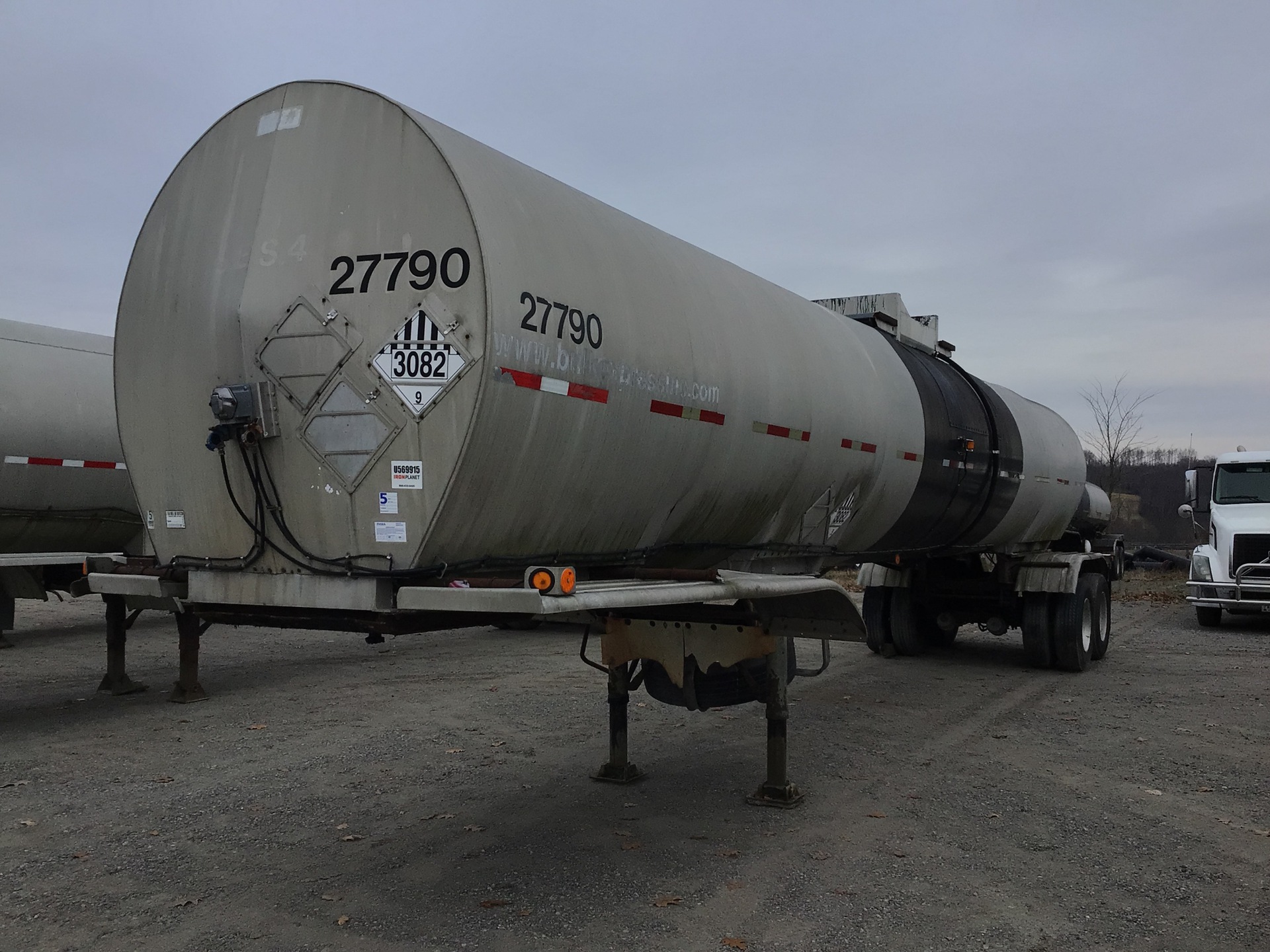 1996 Polar 7500 gal Asphalt Tank Trailer