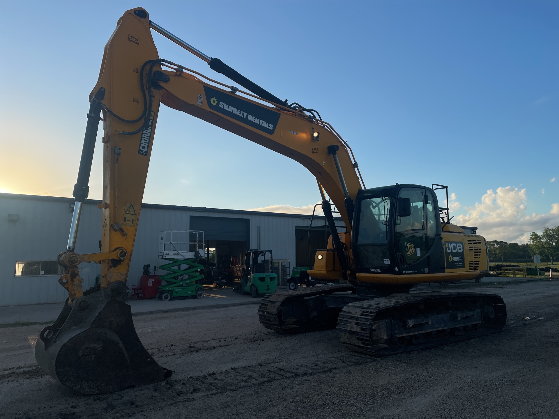 2016 JCB JS220LC Tracked Excavator