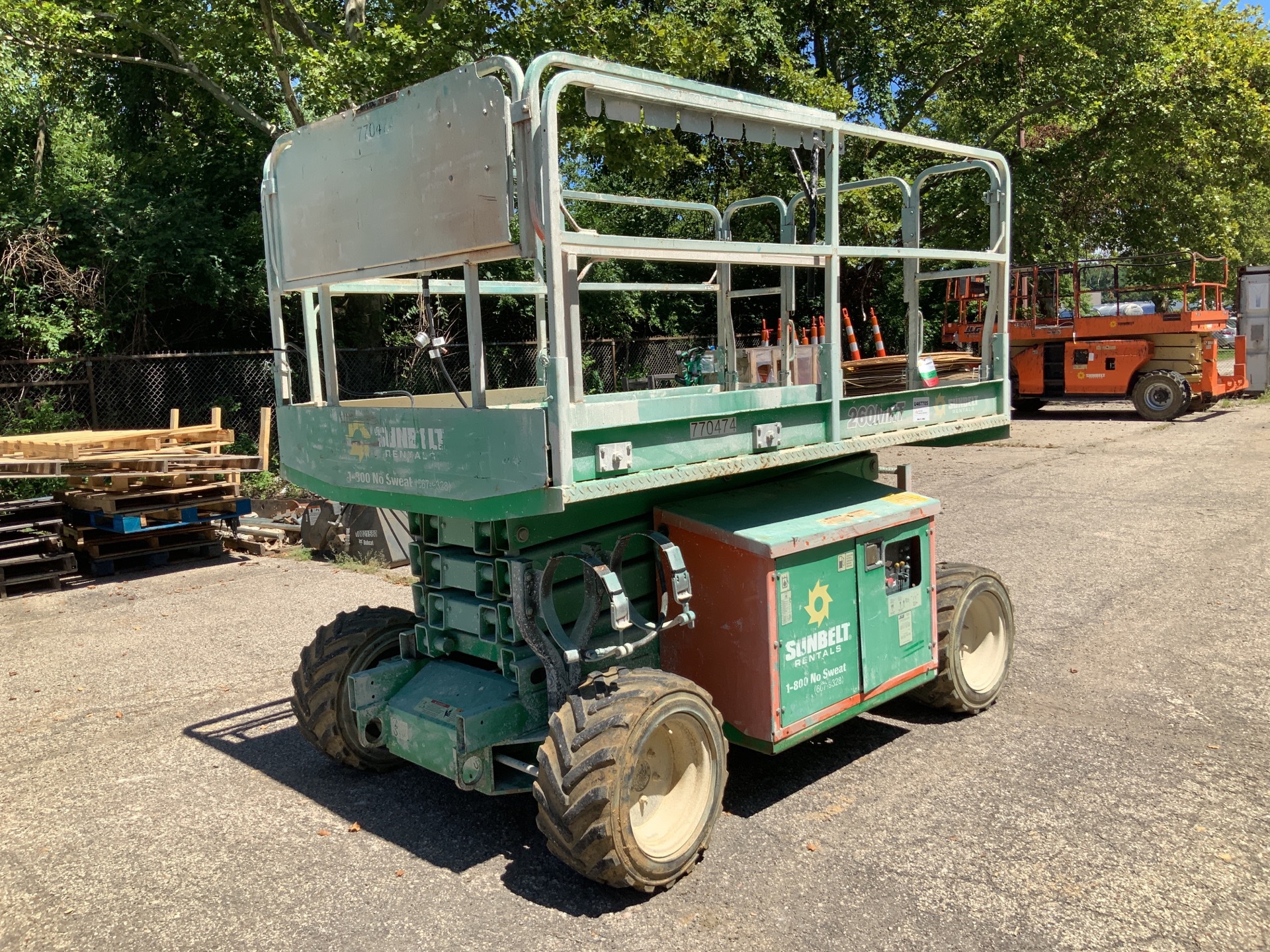 2015 JLG 260MRT Dual Fuel 4x4 Scissor Lift