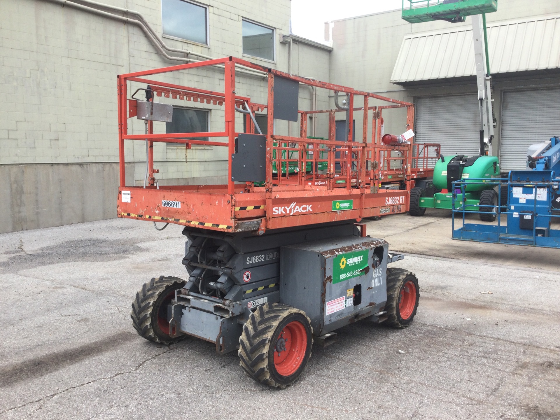 2012 Skyjack SJ6832RT Dual Fuel 4x4 Scissor Lift