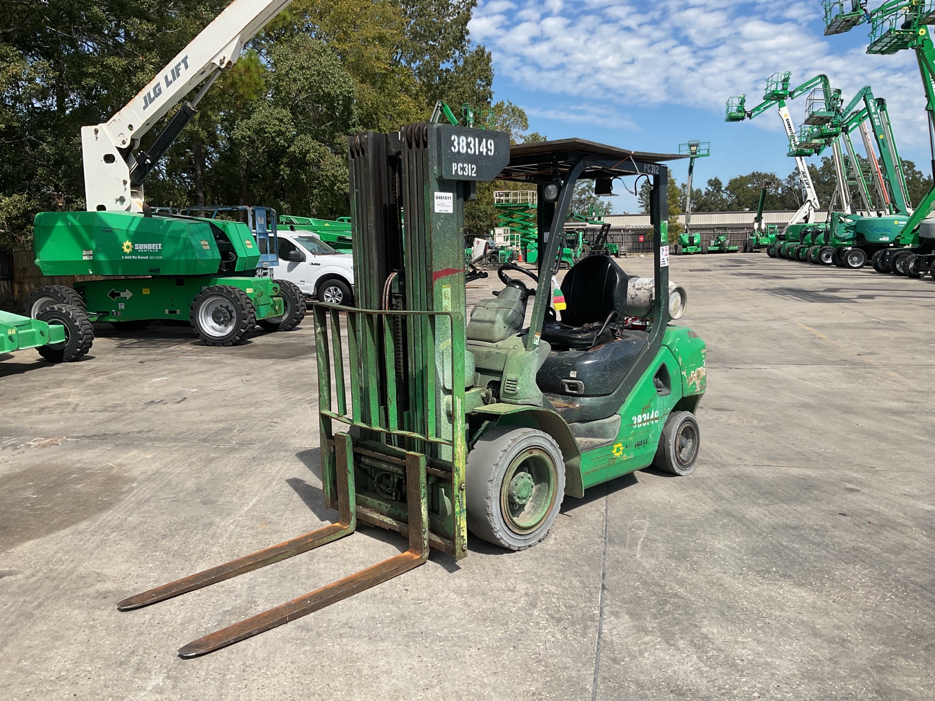 2011 Komatsu FG30HT-16 2100 lb Cushion Tire Forklift