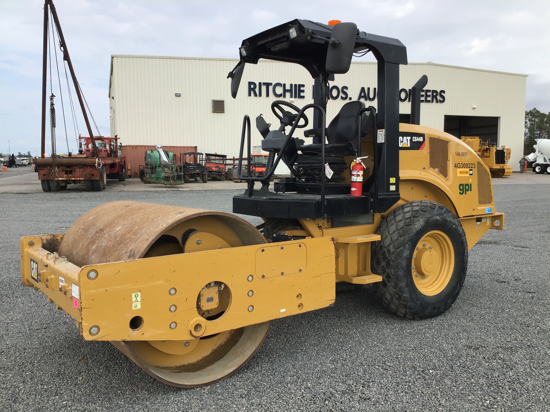 2019 Cat CS44B - Vibratory Double Drum Roller: ?48