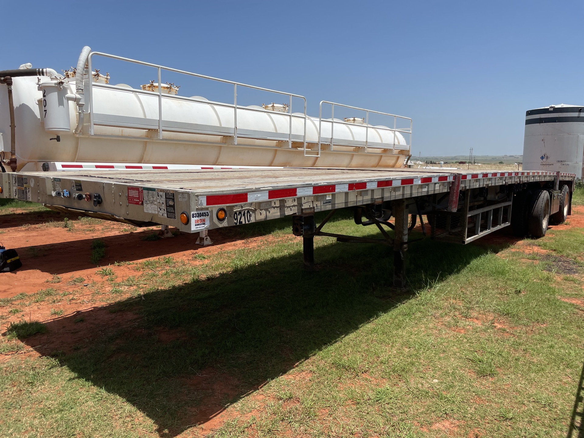 2005 Wilson CF-900 Spread Axle Flatbed Trailer