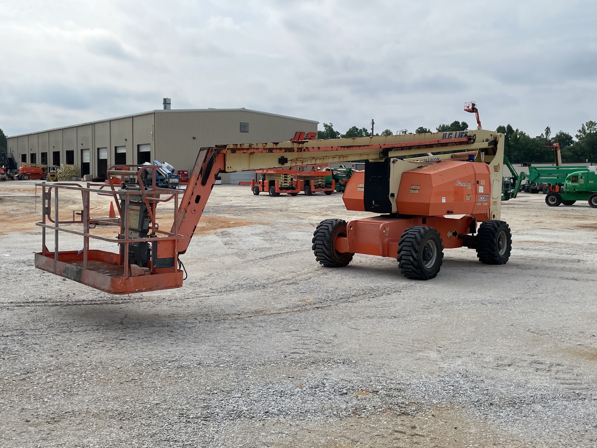 2013 JLG 800A 4WD Diesel Articulating Boom Lift