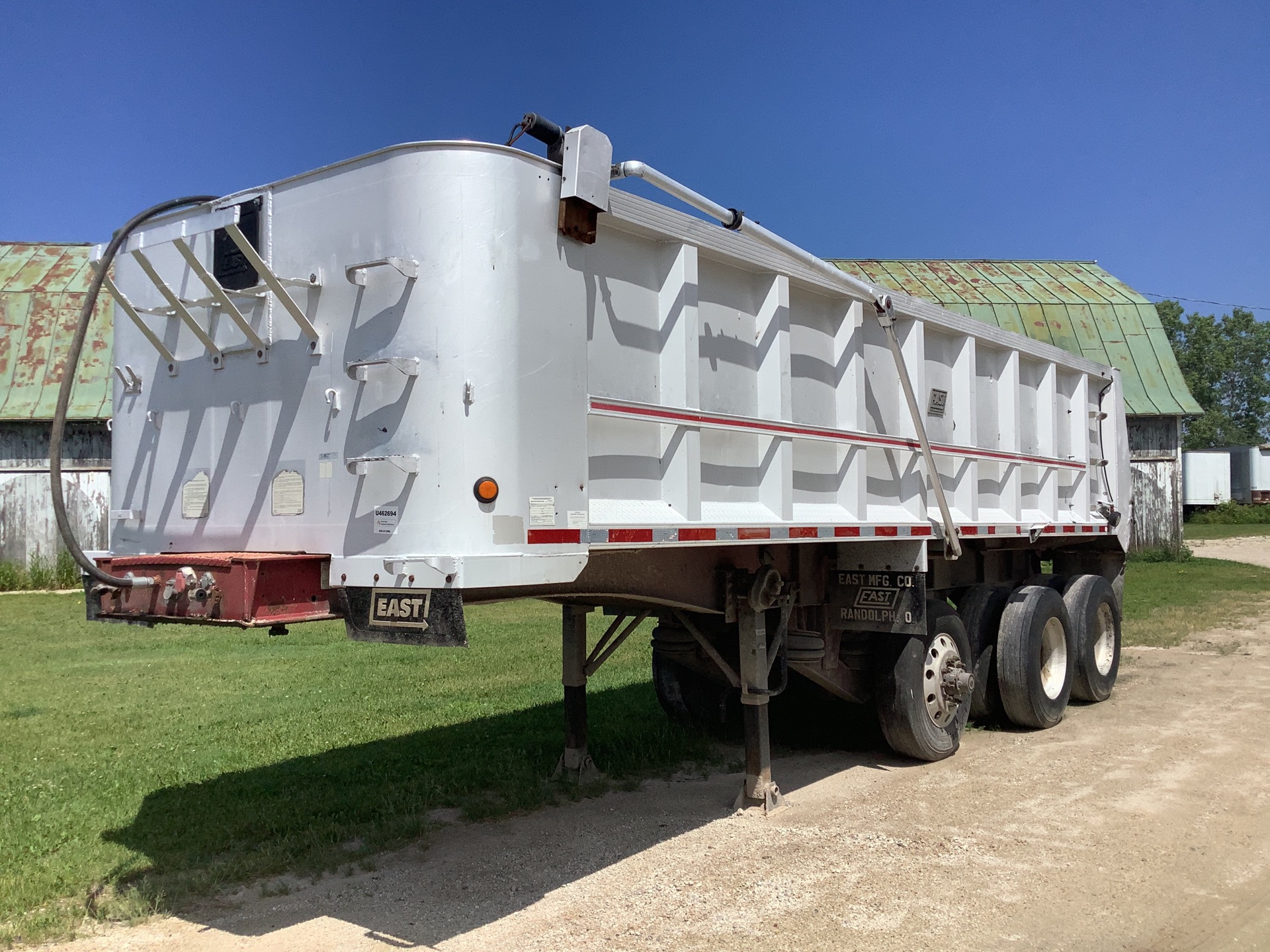 1994 East Manufacturing  27 ft Tri/A End Dump Trailer