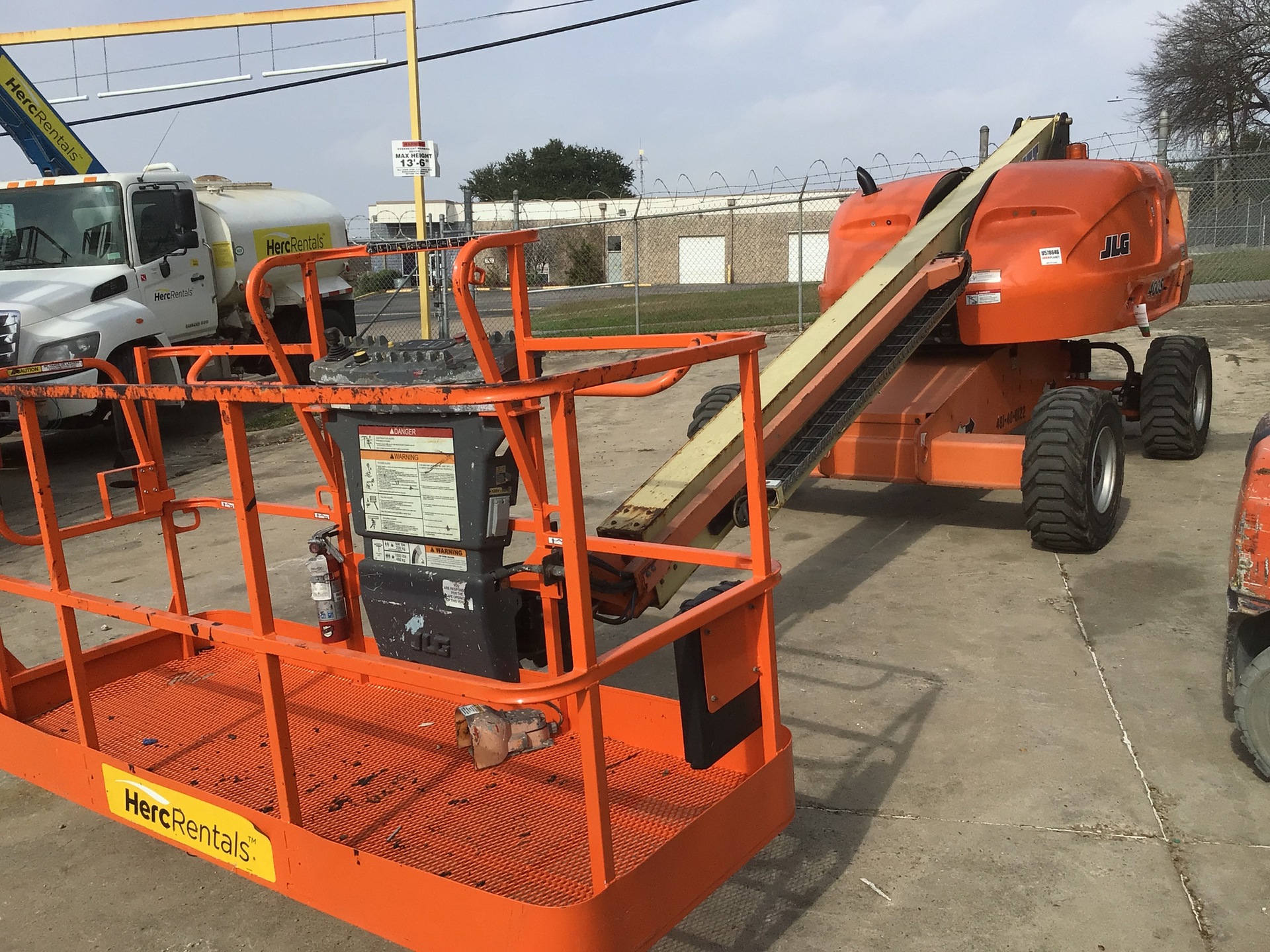 2013 JLG 400S 4WD Diesel Telescopic Boom Lift