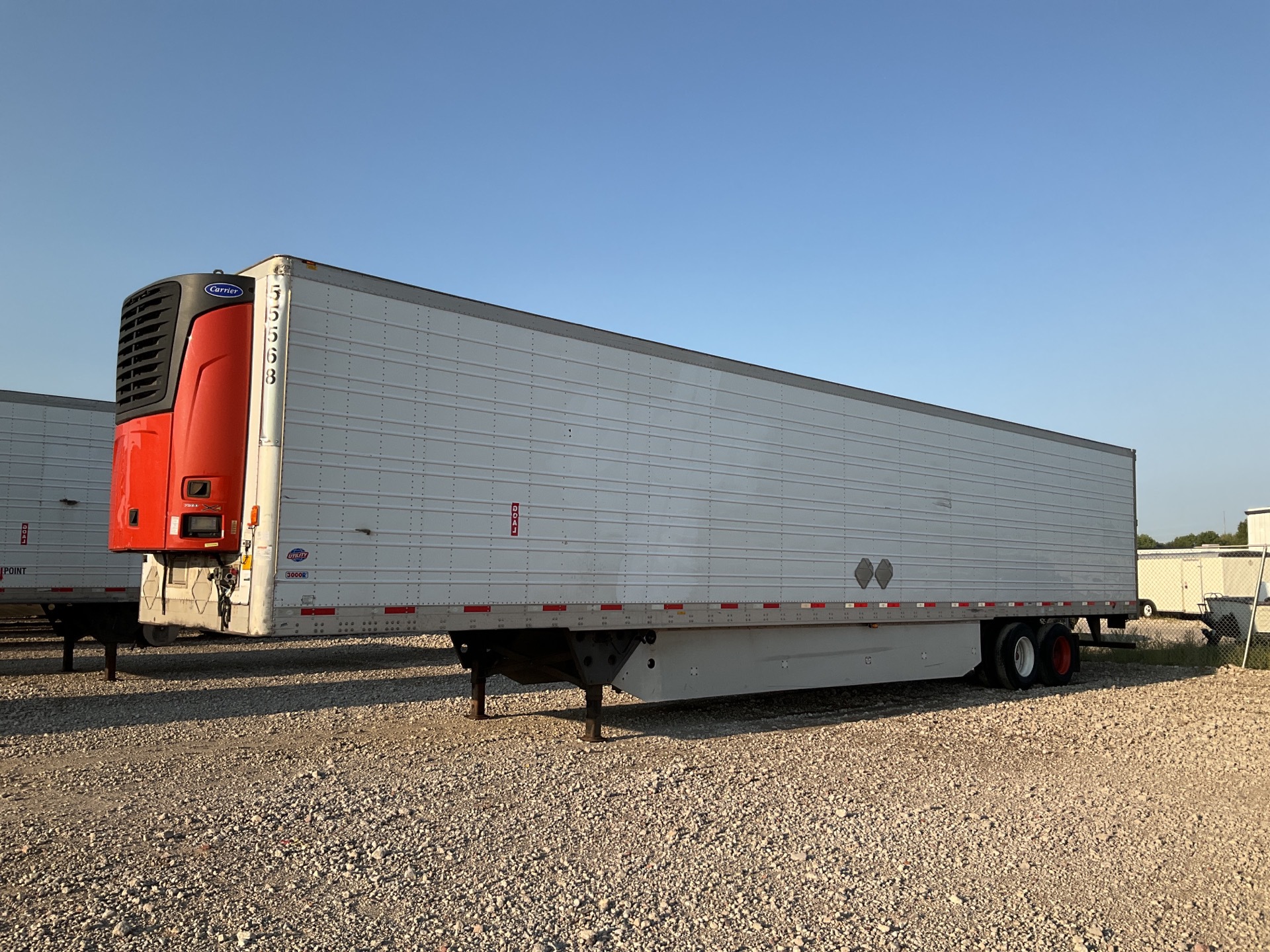 2015 Utility 53 ft x 102 in T/A Refrigerated Trailer