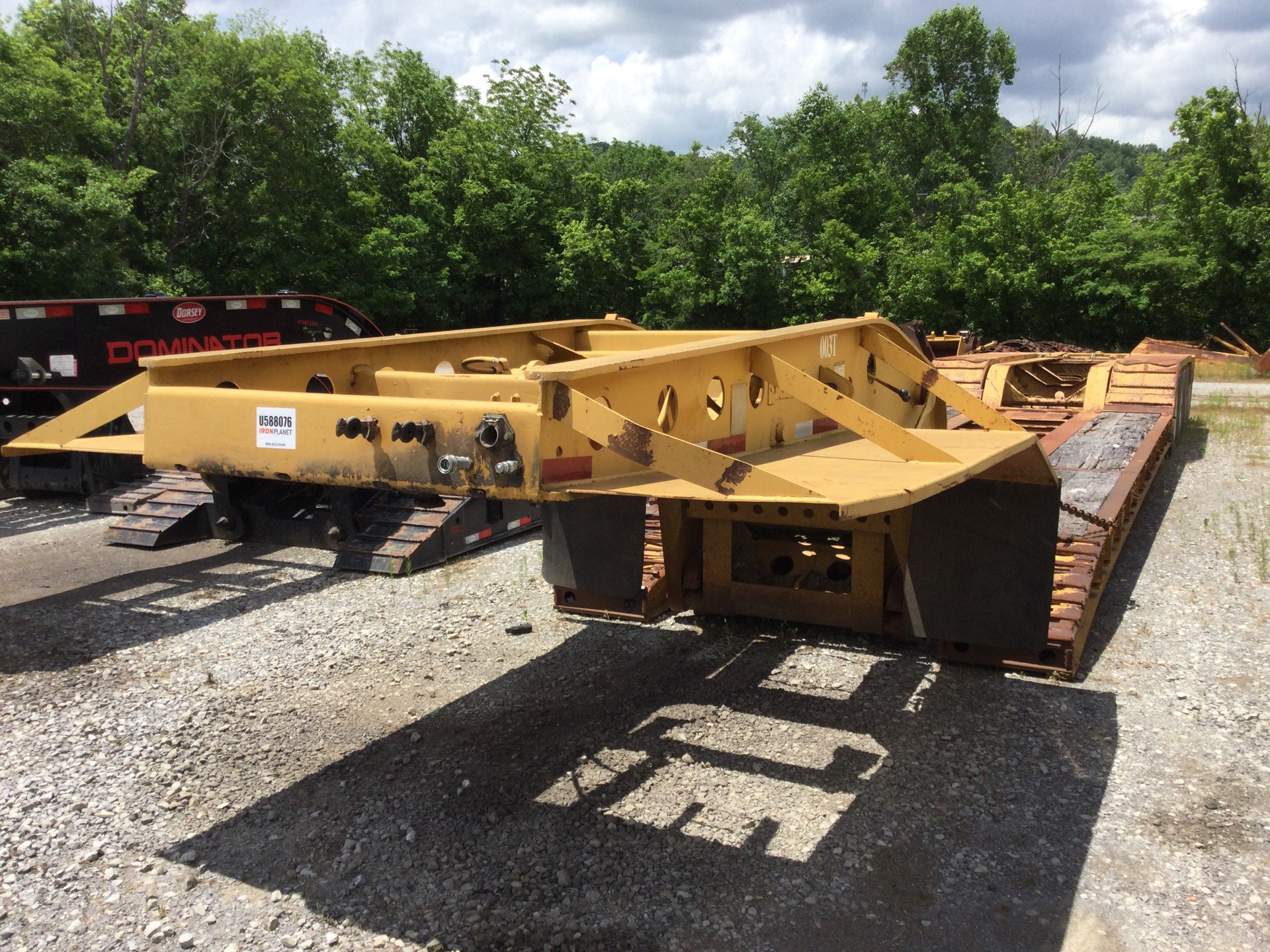 1998 Fontaine TA50HNGB Tri/A Lowboy Trailer