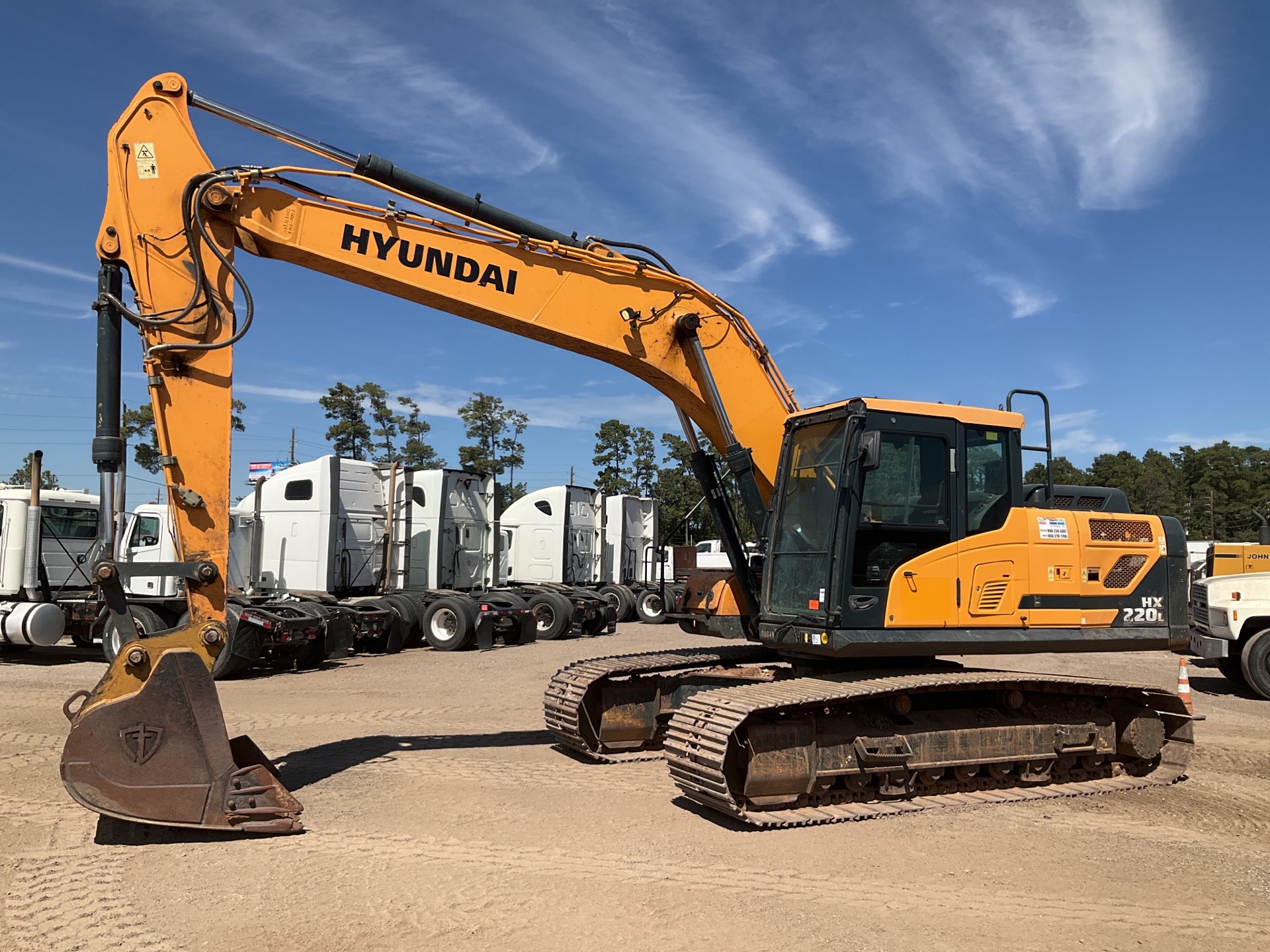 2018 Hyundai HX220L Tracked Excavator