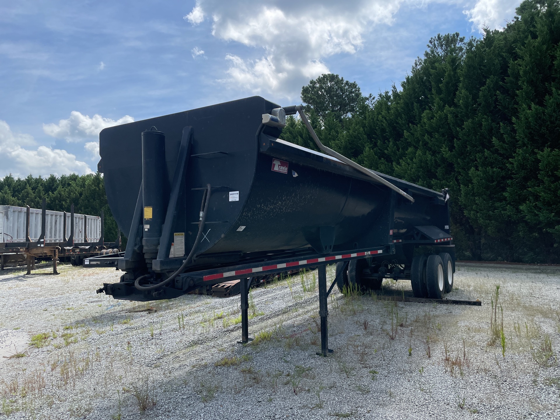 2019 Travis T/A 32 ft End Dump Trailer