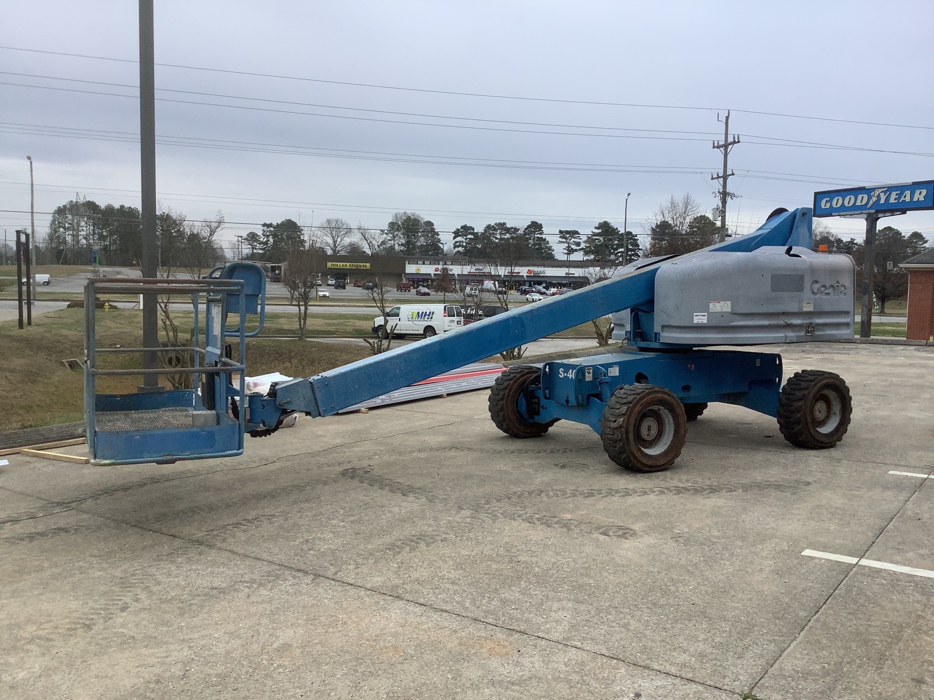 2004 Genie S-40 4WD Diesel Telescopic Boom Lift