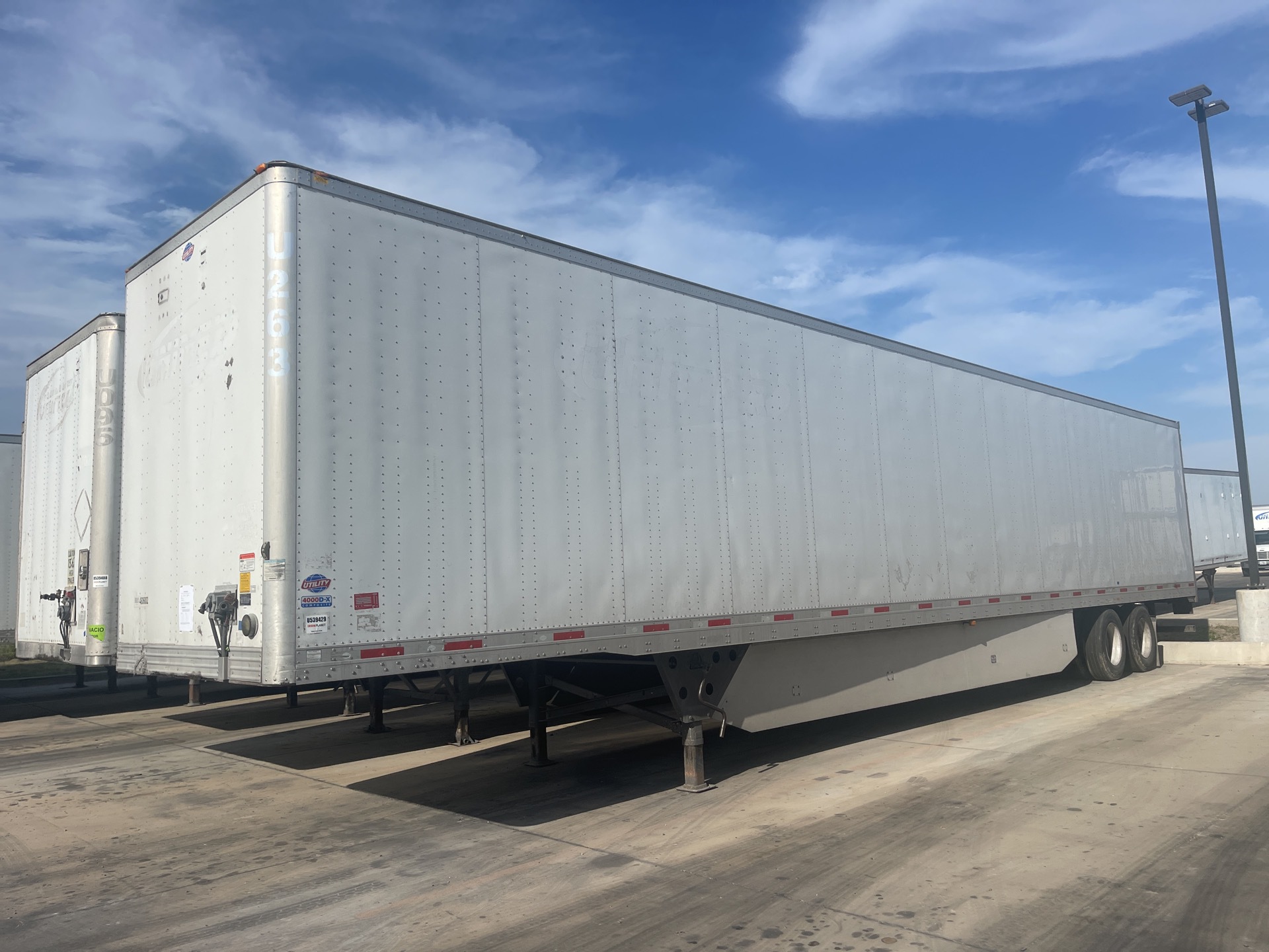 2016 Utility 53 ft T/A Van Trailer