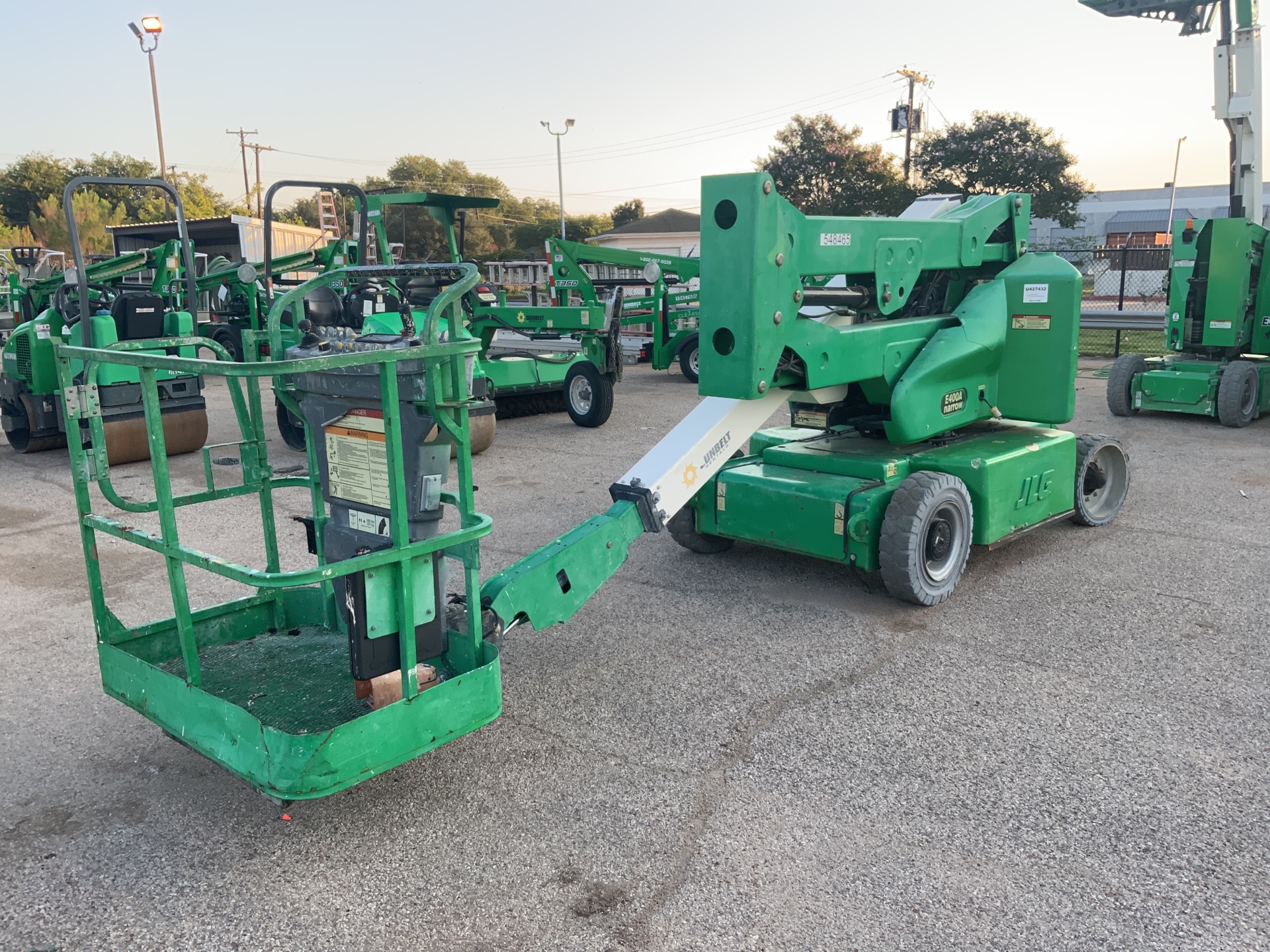 2013 JLG E400AN Electric Articulating Boom Lift