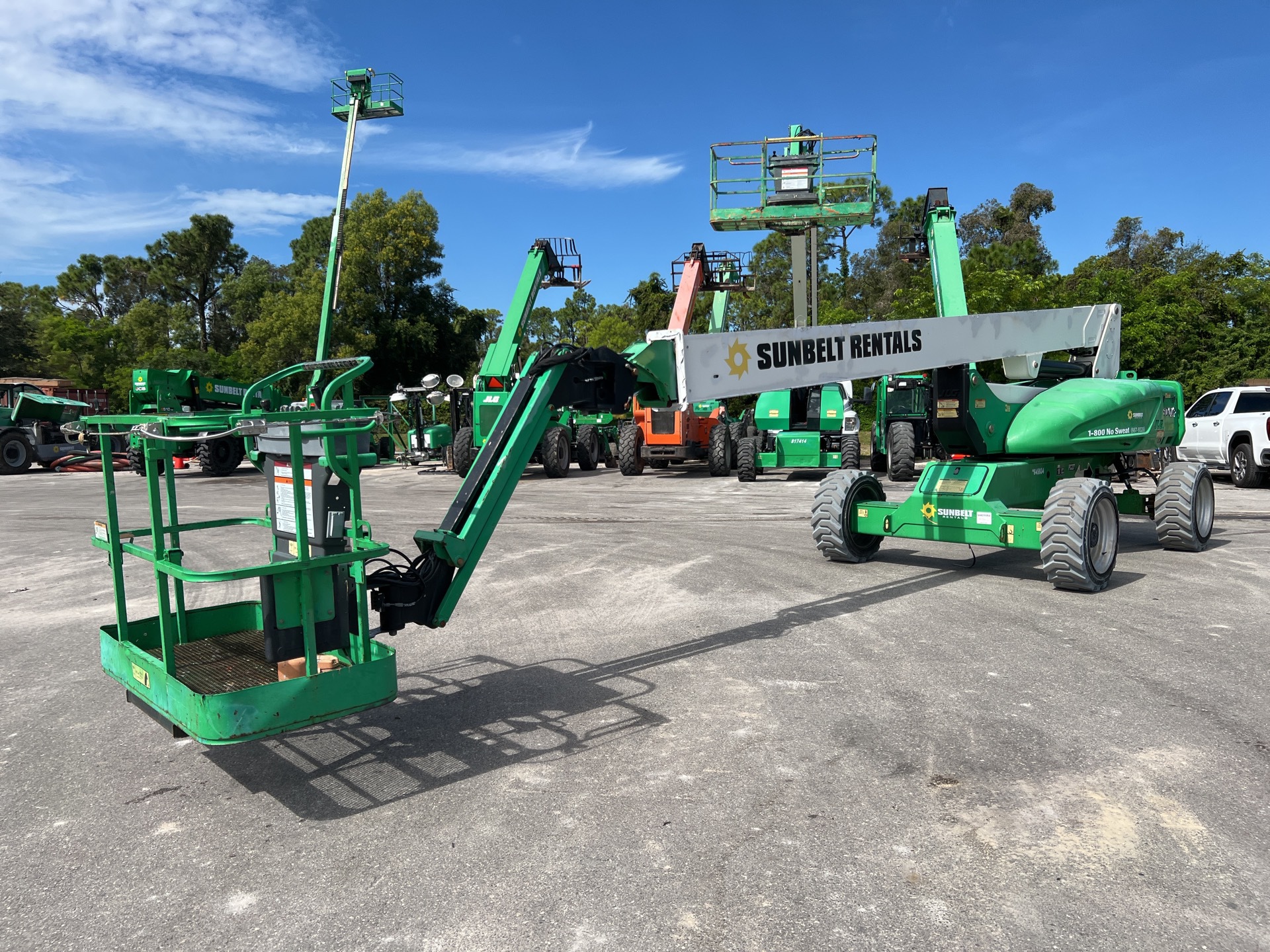 2014 JLG E600JP Electric Articulating Boom Lift