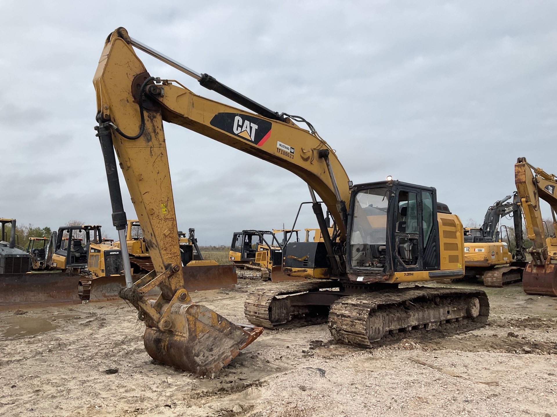 2013 Cat 320E LRR Tracked Excavator