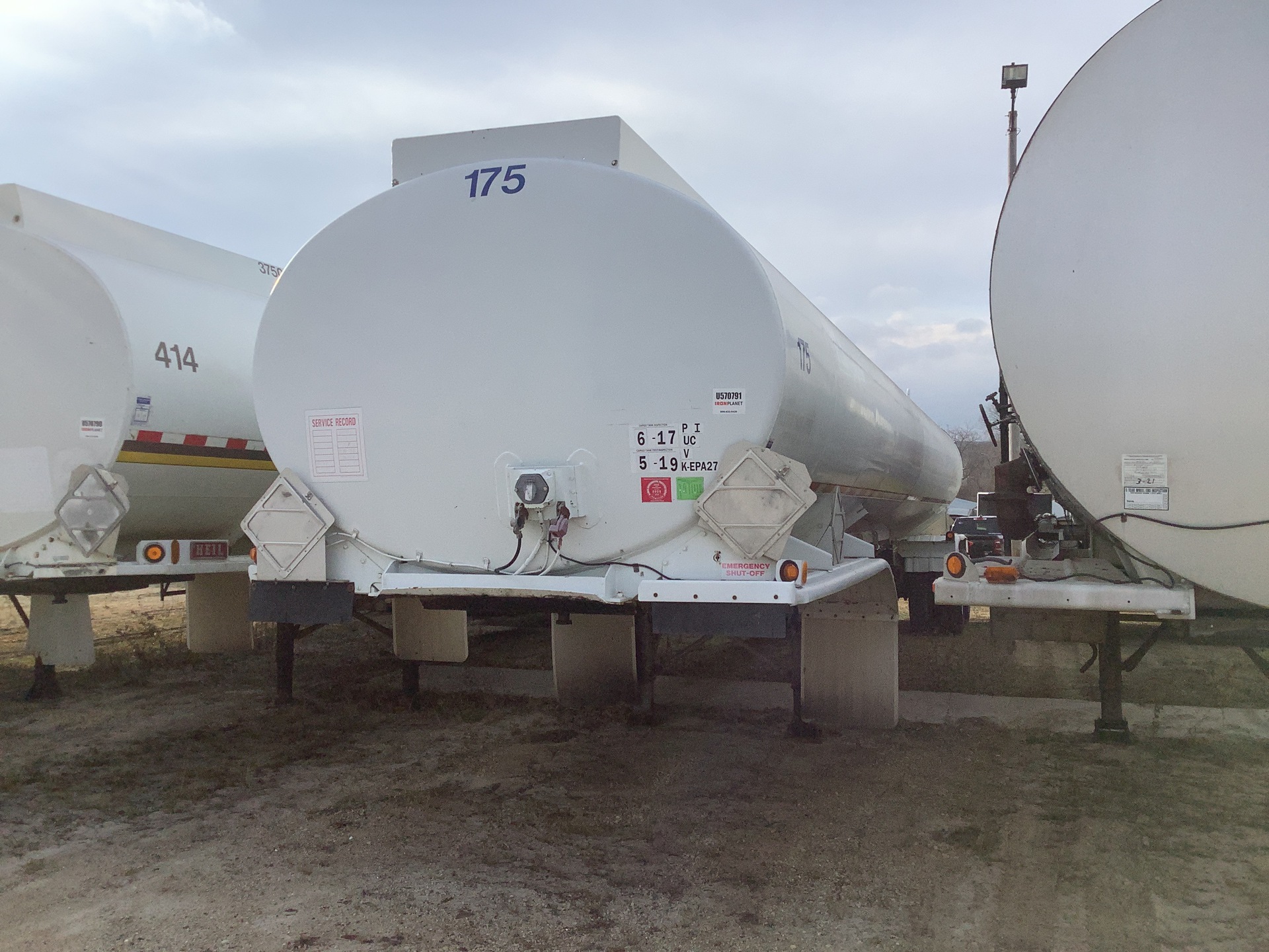 1994 Polar 9500 gal T/A Tanker Trailer