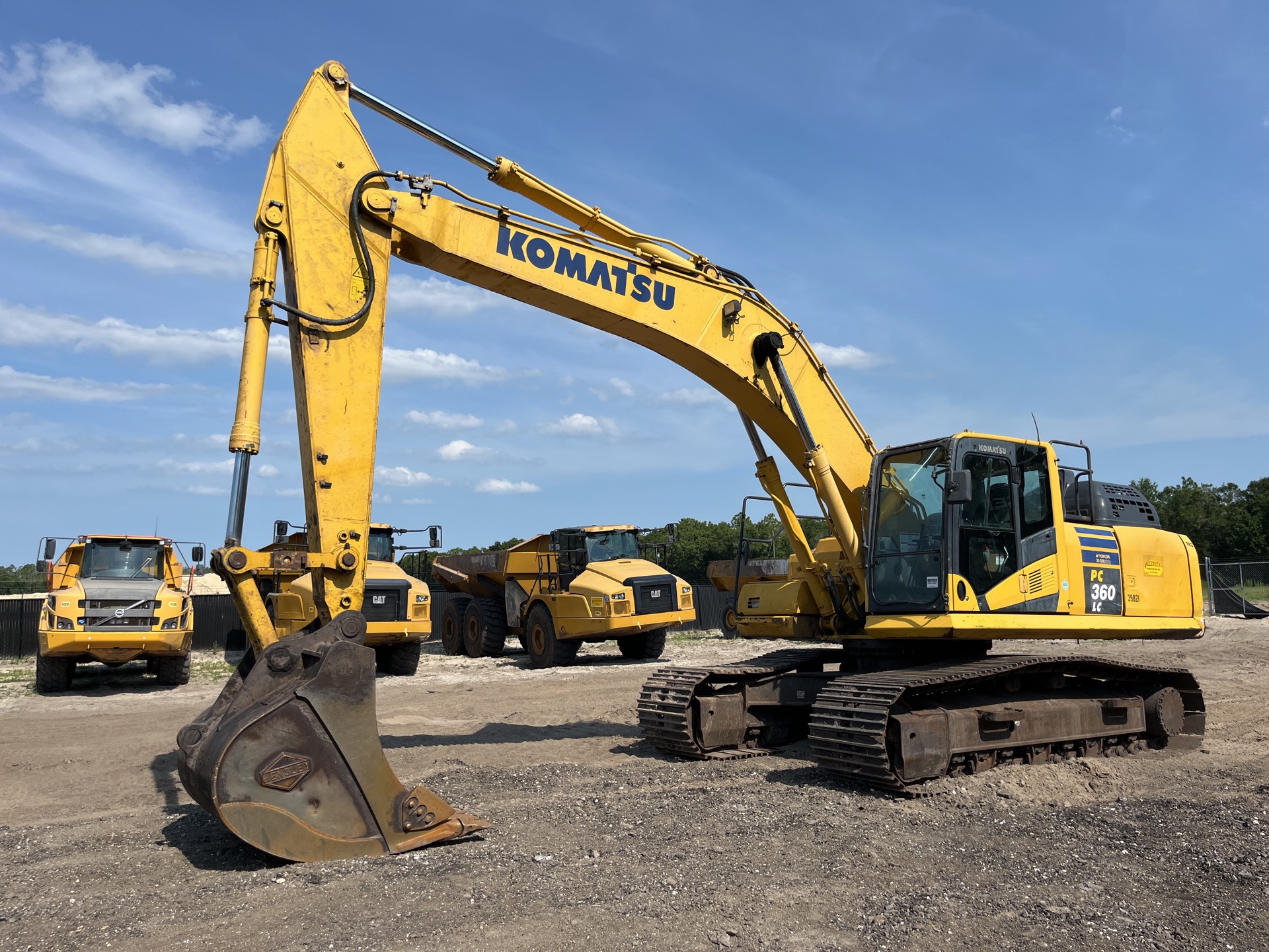 2017 Komatsu PC360LC-11 Tracked Excavator