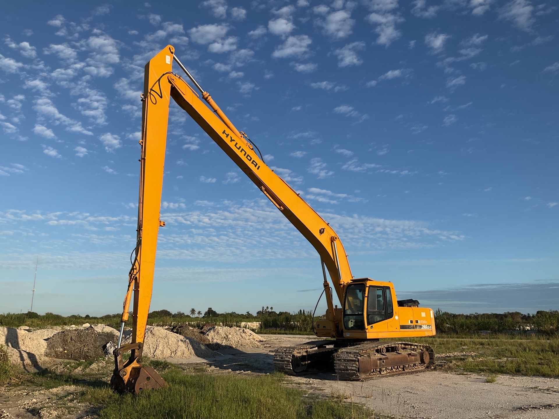 2003 Hyundai Robex 290LC-7 Long Reach Tracked Excavator