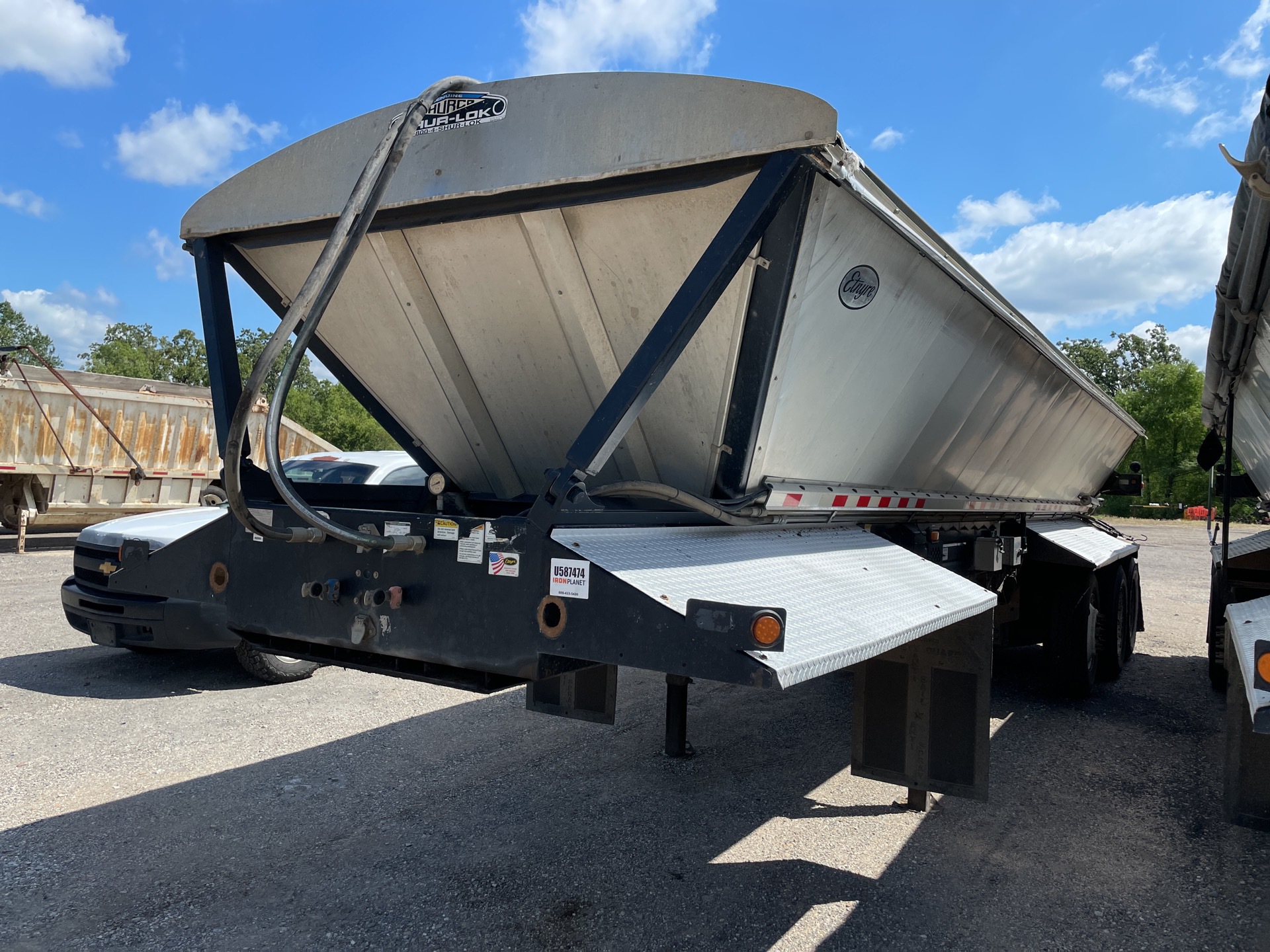 2016 Entyre T/A Live Bottom Trailer