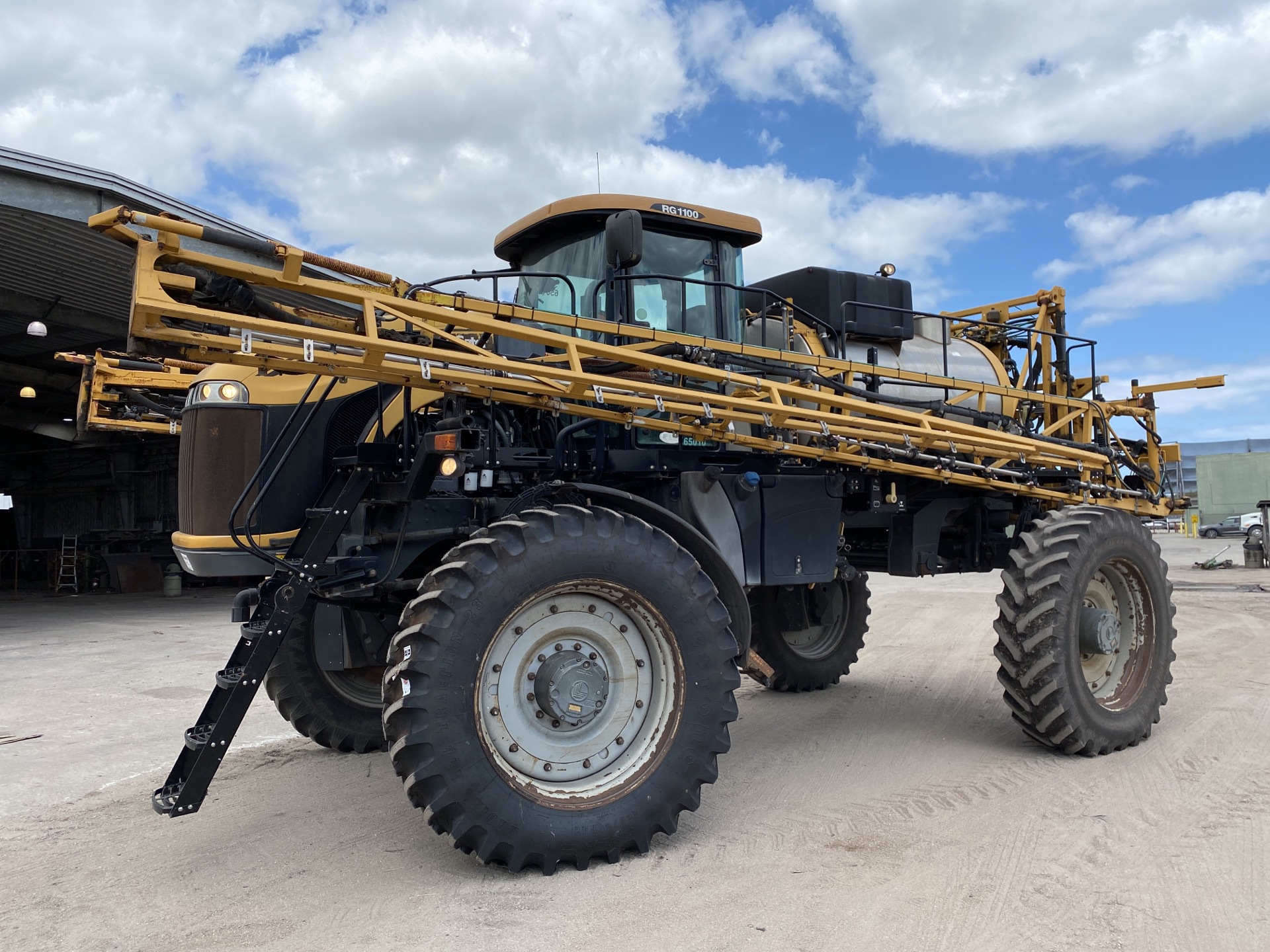 2012 Agco Rogator High Clearance Self-Propelled Sprayer