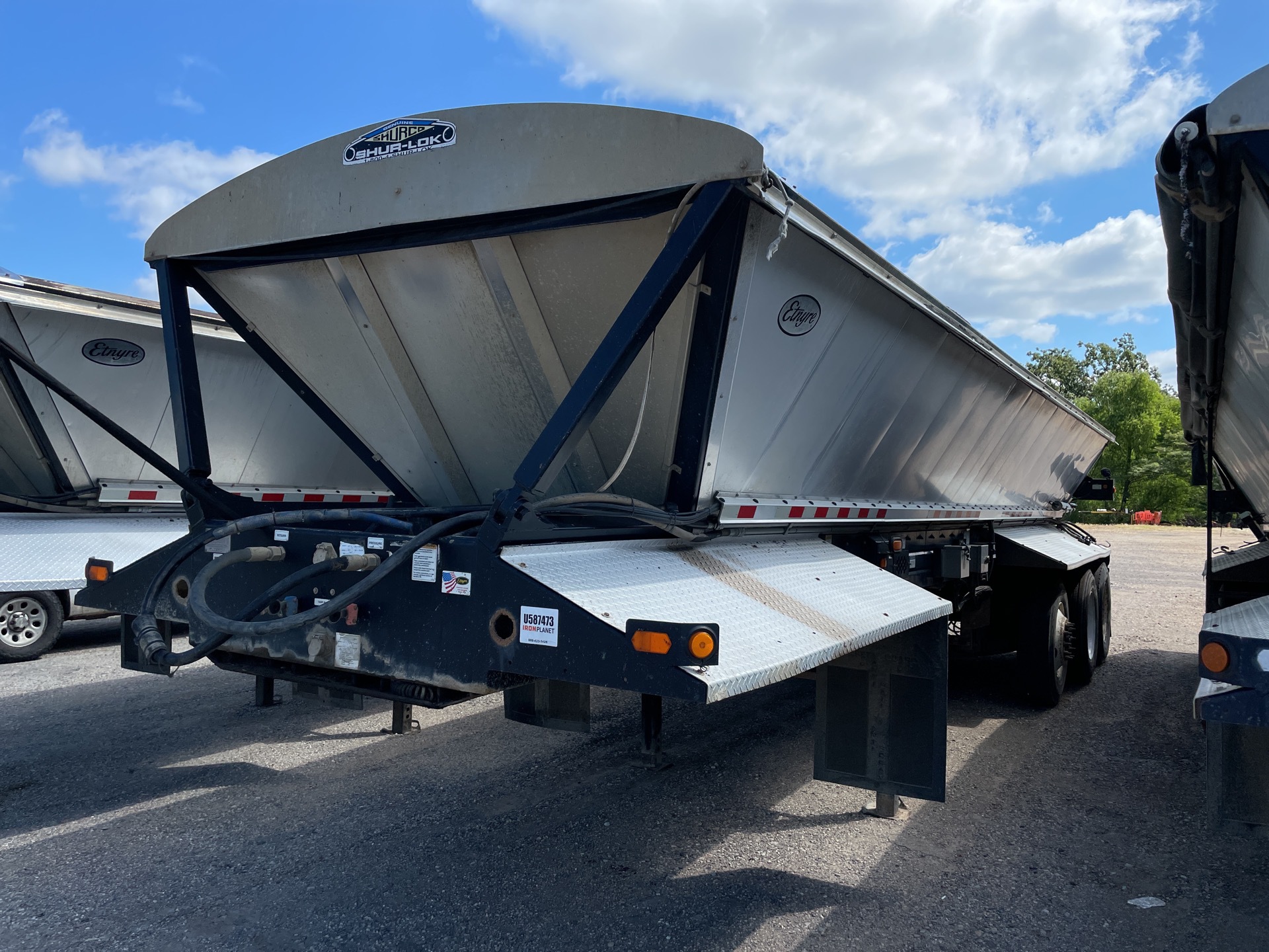 2016 Entyre Tri/A Live Bottom Trailer