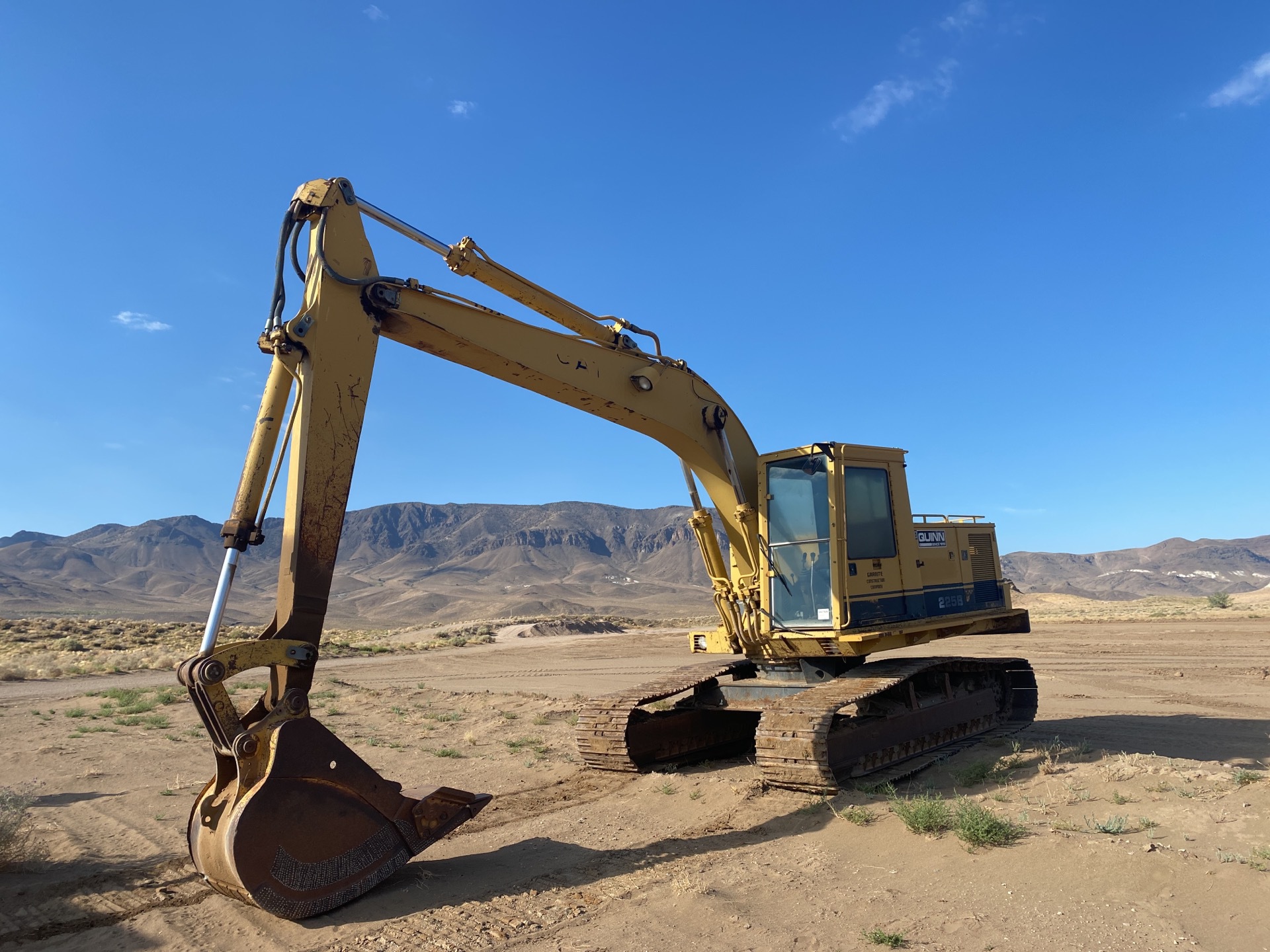 1988 Cat 225B Tracked Excavator