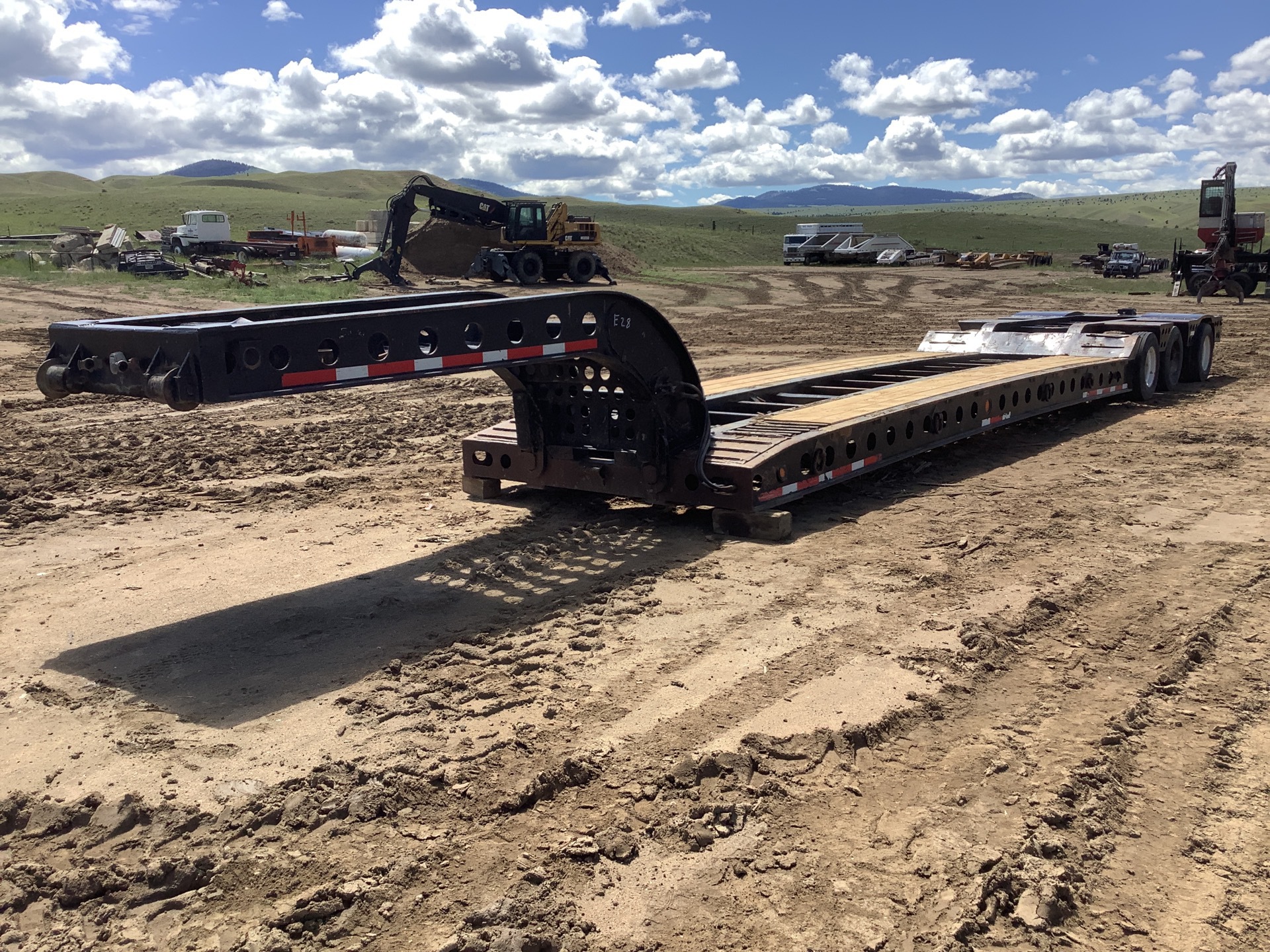 1979 24 ft Tri/A Removable Gooseneck Lowboy Trailer