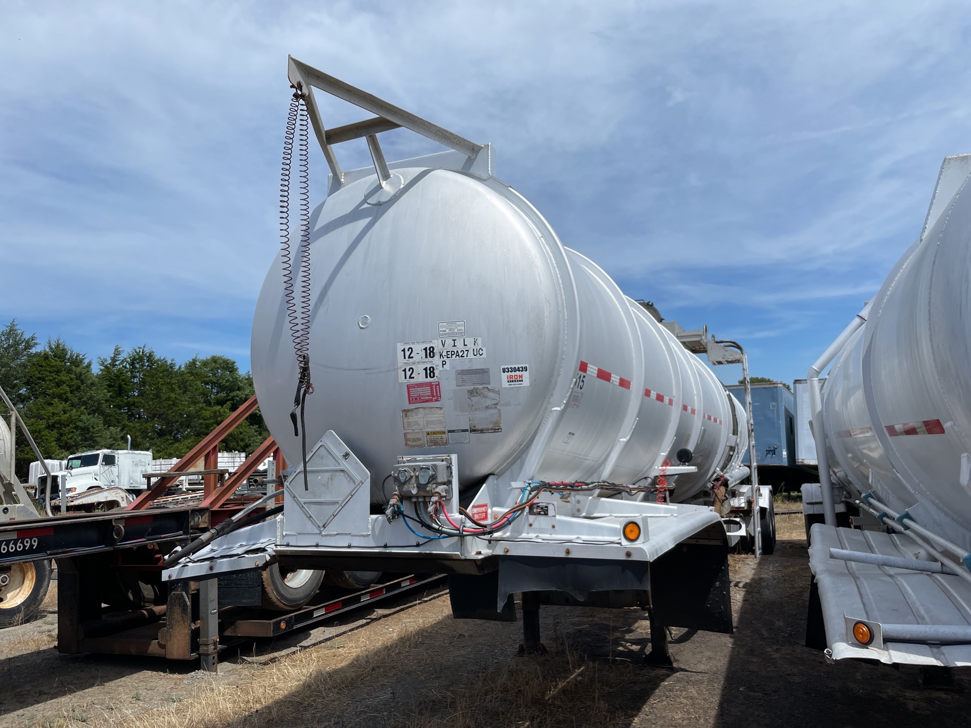 2012 Brenner 8820 gal T/A Tanker Trailer