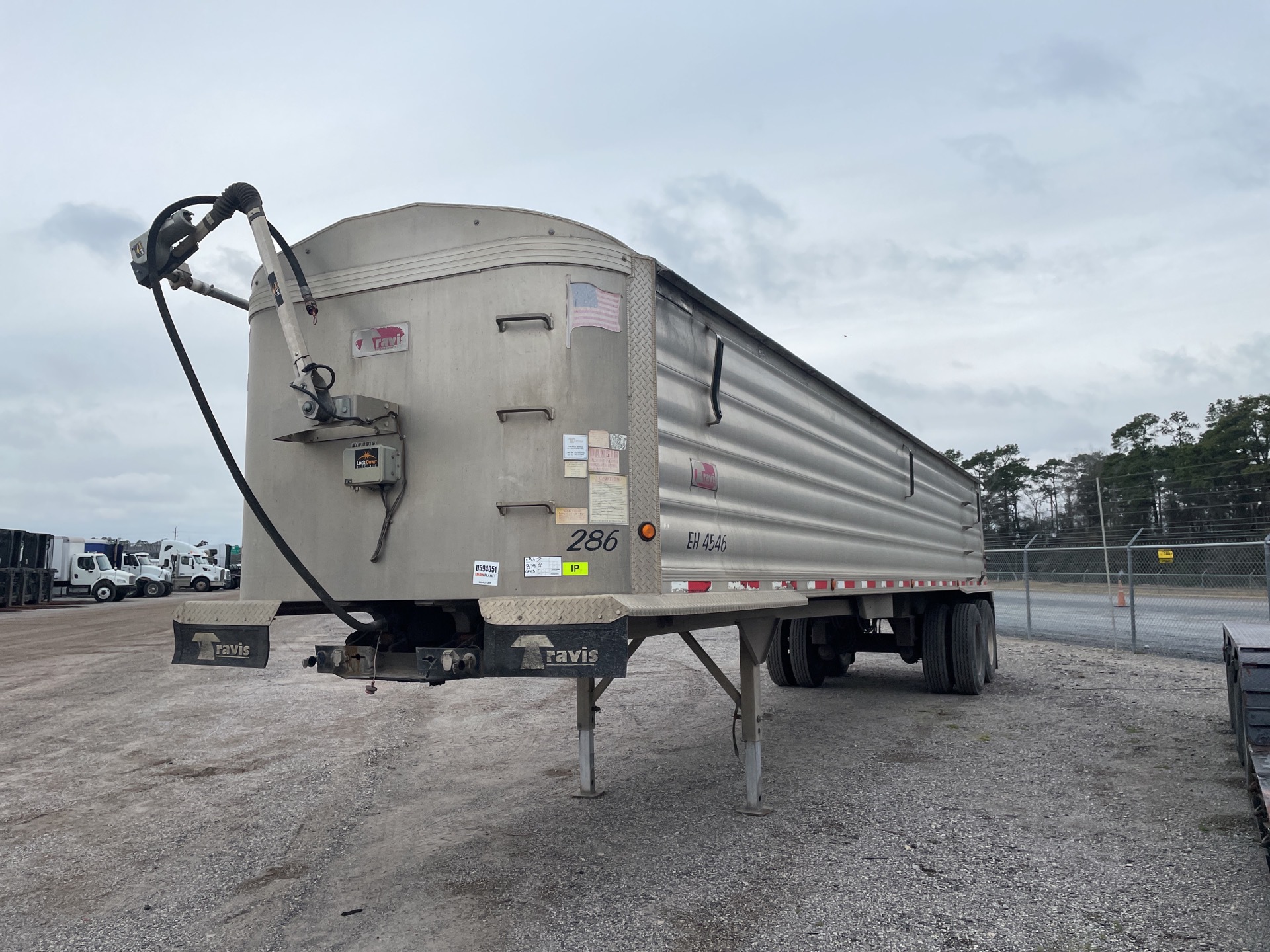 2013 Travis T/A Aluminum 37 ft T/A End Dump Trailer