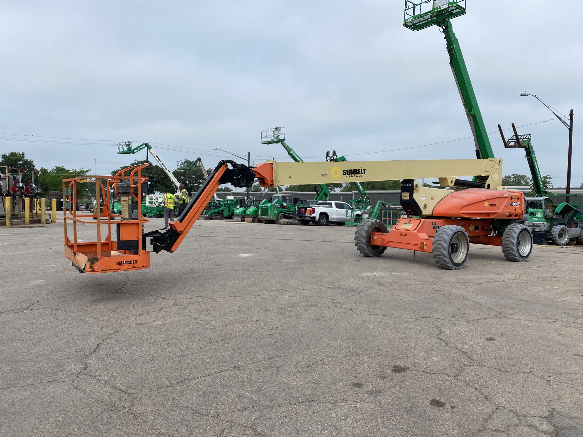 2013 JLG M600JP 4WD Diesel Telescopic Boom Lift