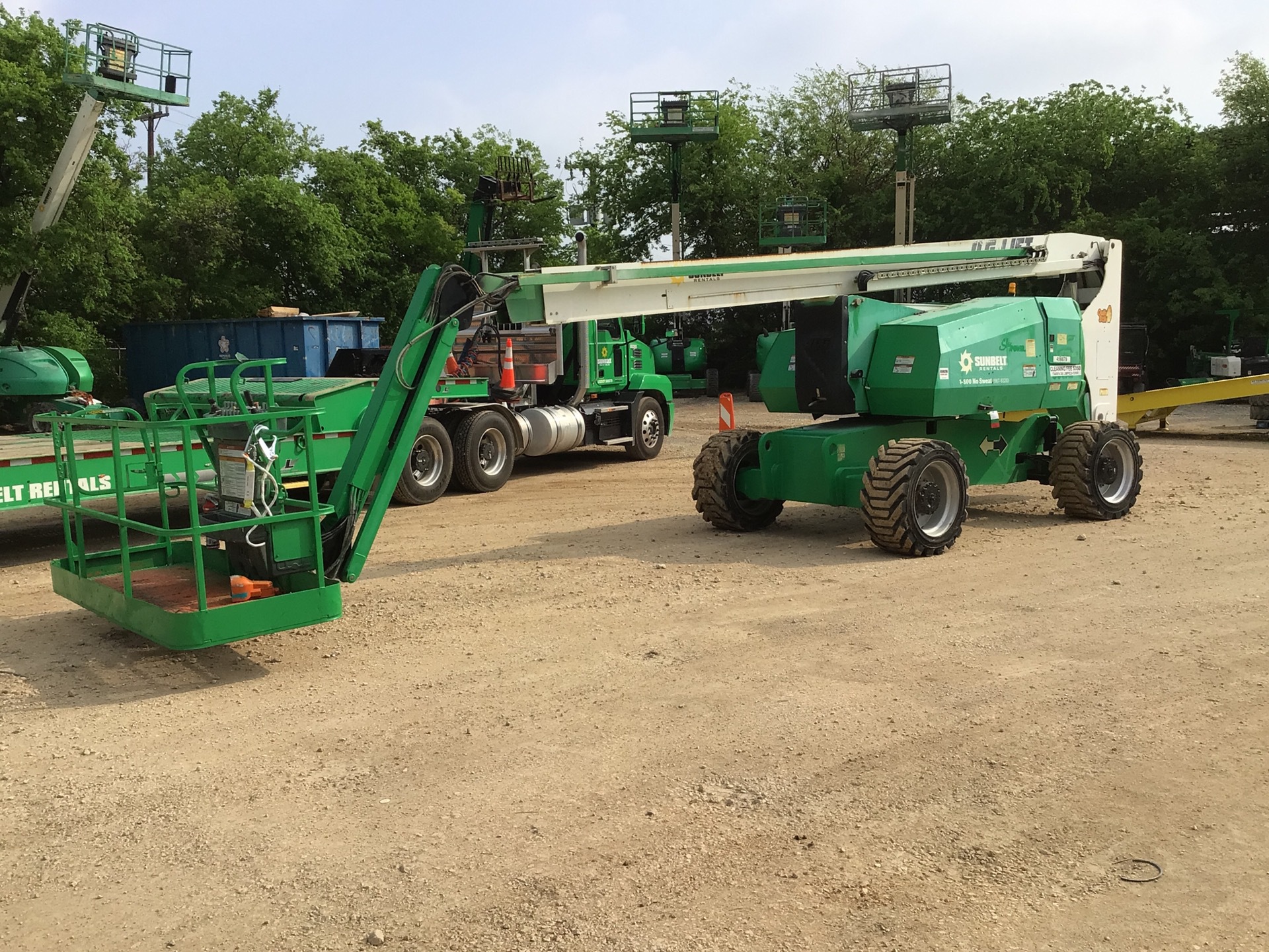 2012 JLG 800AJ 4WD Diesel Articulating Boom Lift