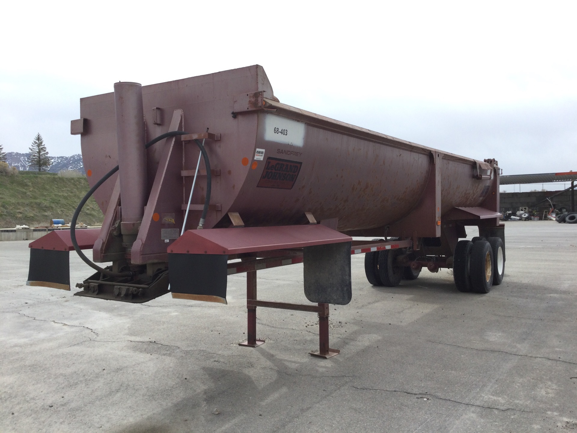 2006 Wes-Tex T/A End Dump Trailer