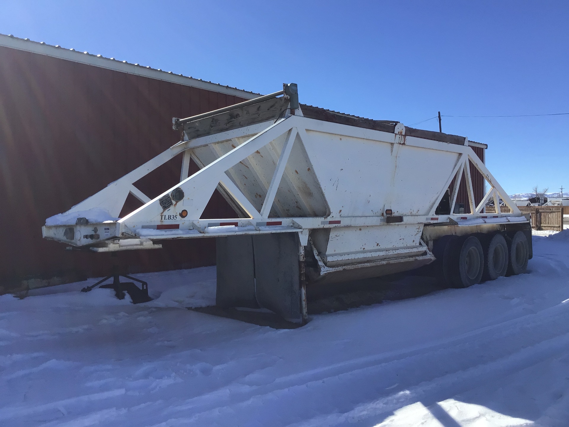 1995 Ranch Manufacturing Tri/A Belly Dump Trailer