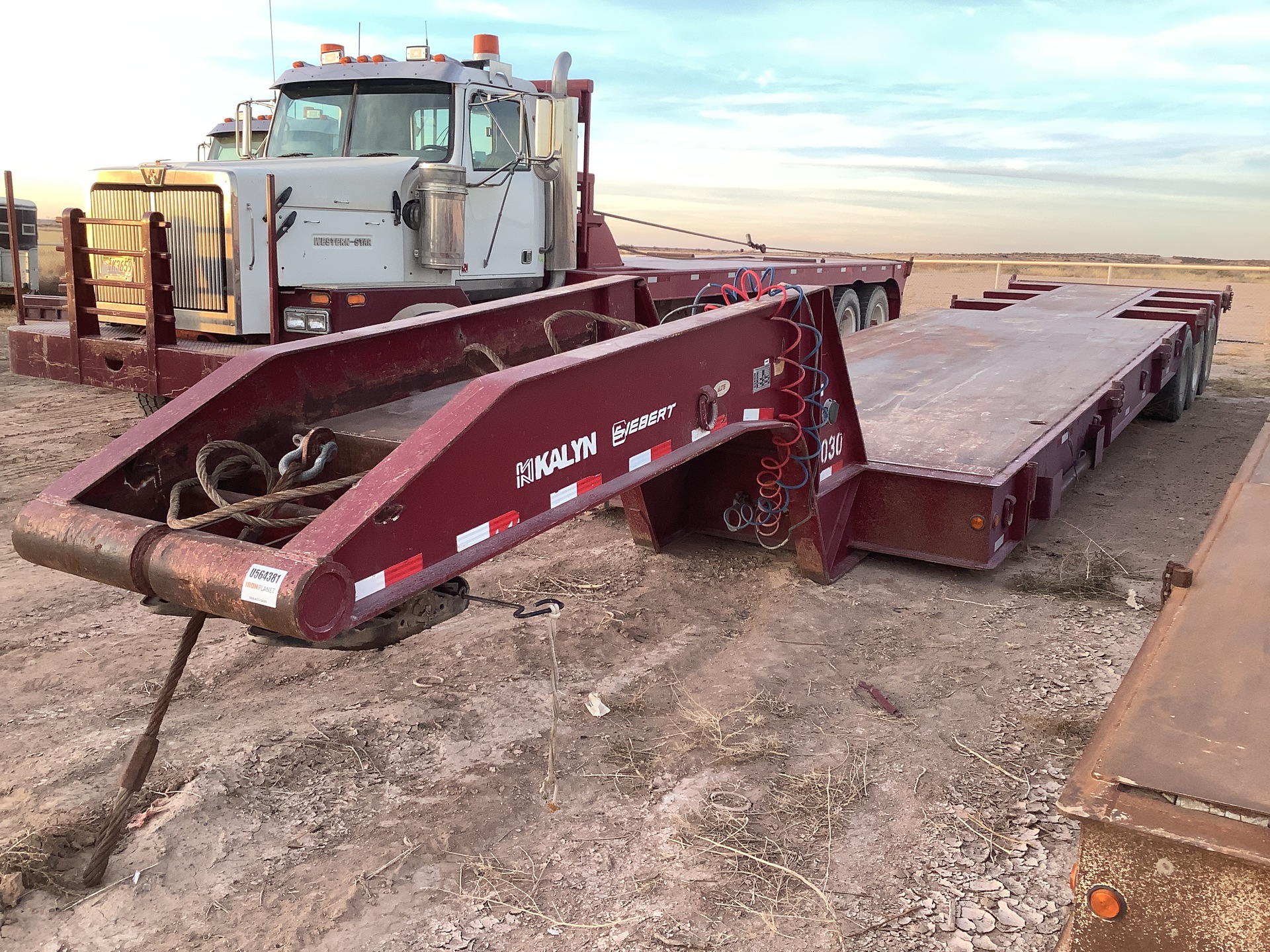 2010 Kalyn/Siebert LBO-3-53T Tri/A Oilfield Flatbed Trailer