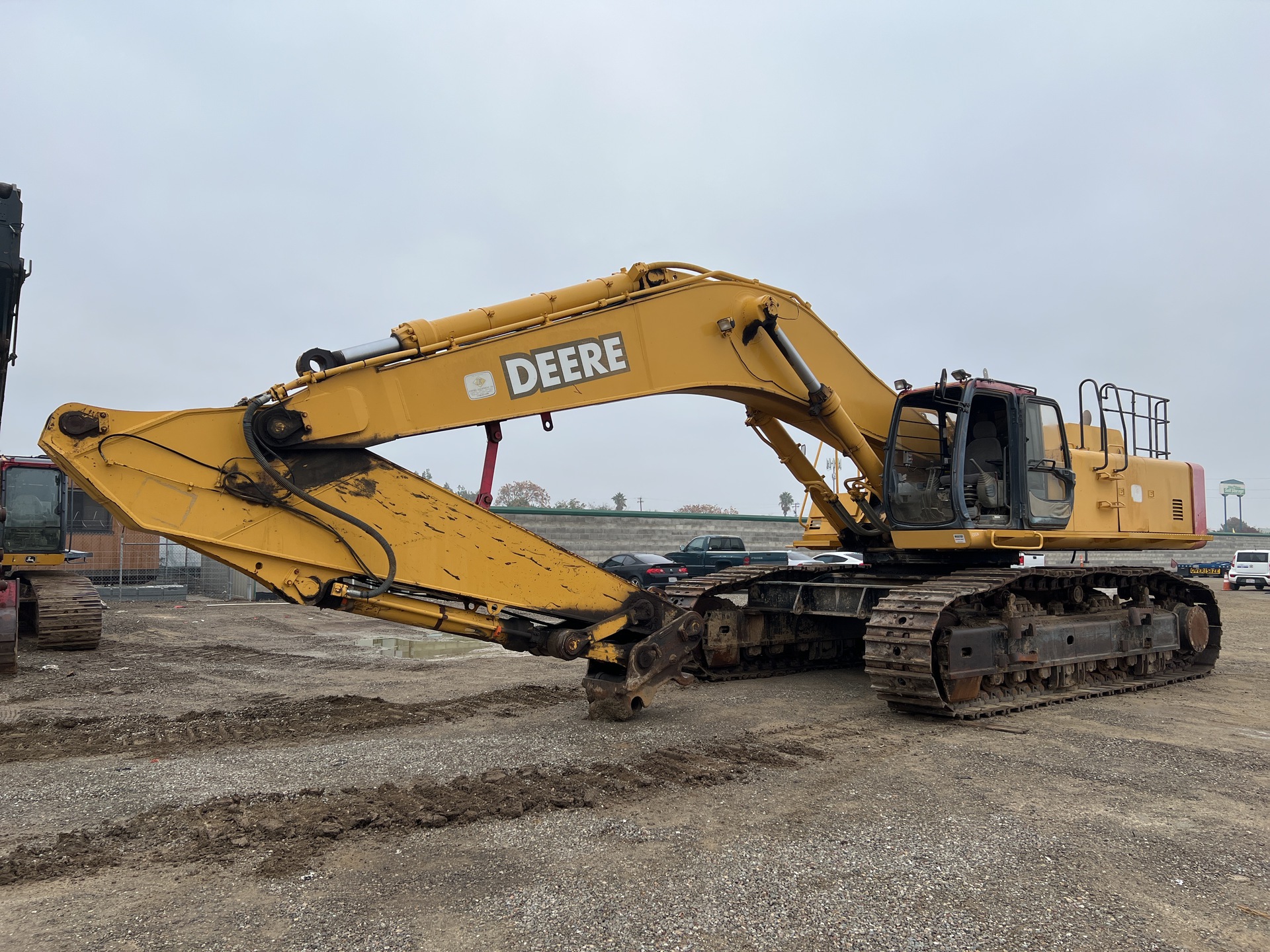 2000 John Deere 750 Tracked Excavator