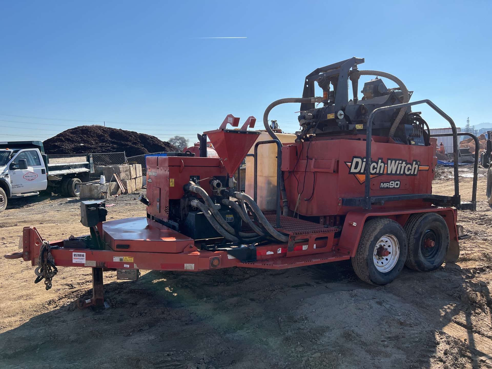 2015 Ditch Witch MR90 Mud Recycler on 2014 Ditch Witch T14R Trailer