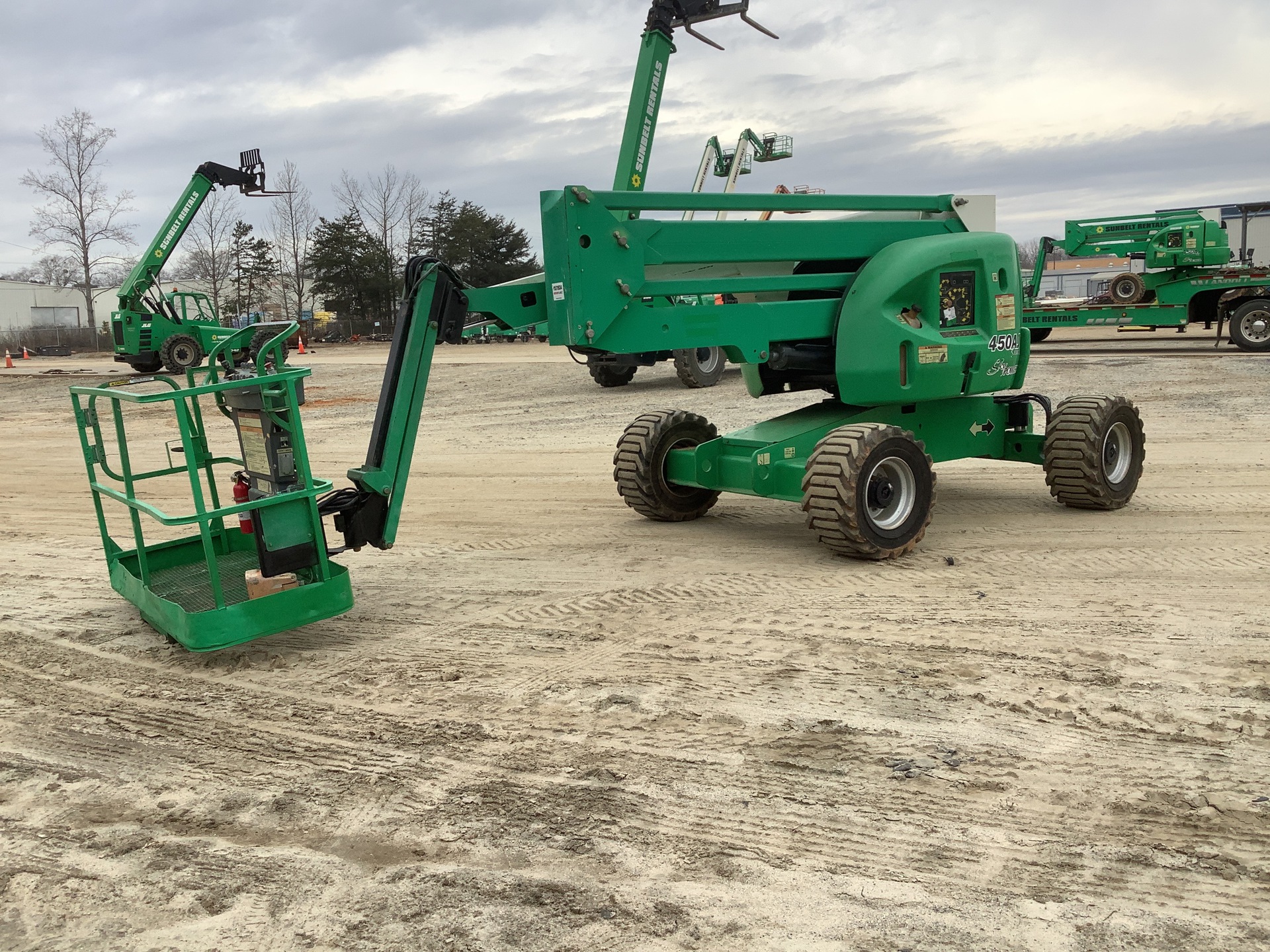 2013 JLG 450AJ Series II 4WD Diesel Articulating Boom Lift