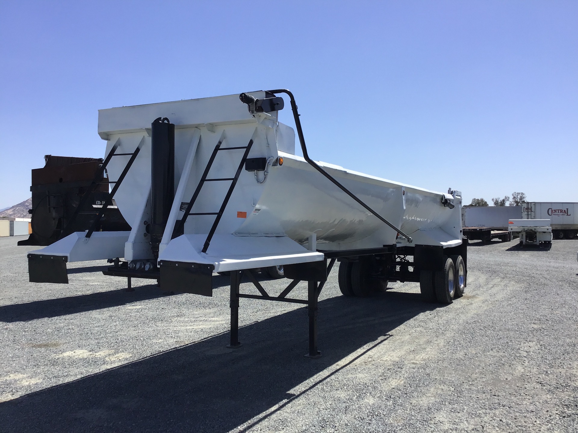 2000 MCT  T/A End Dump Trailer