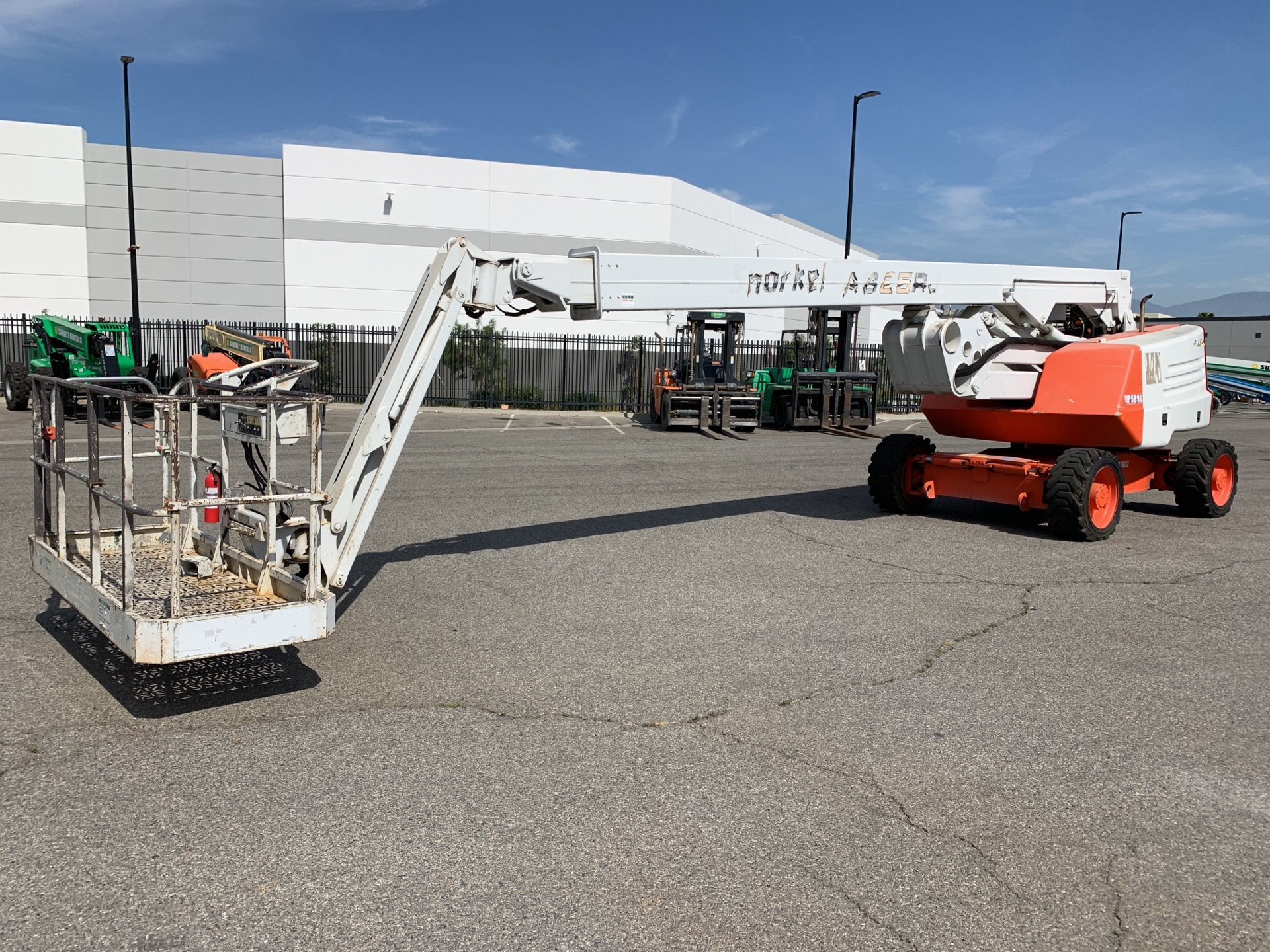 2008 Snorkel AB-85RJCU 4WD Diesel Articulating Boom Lift