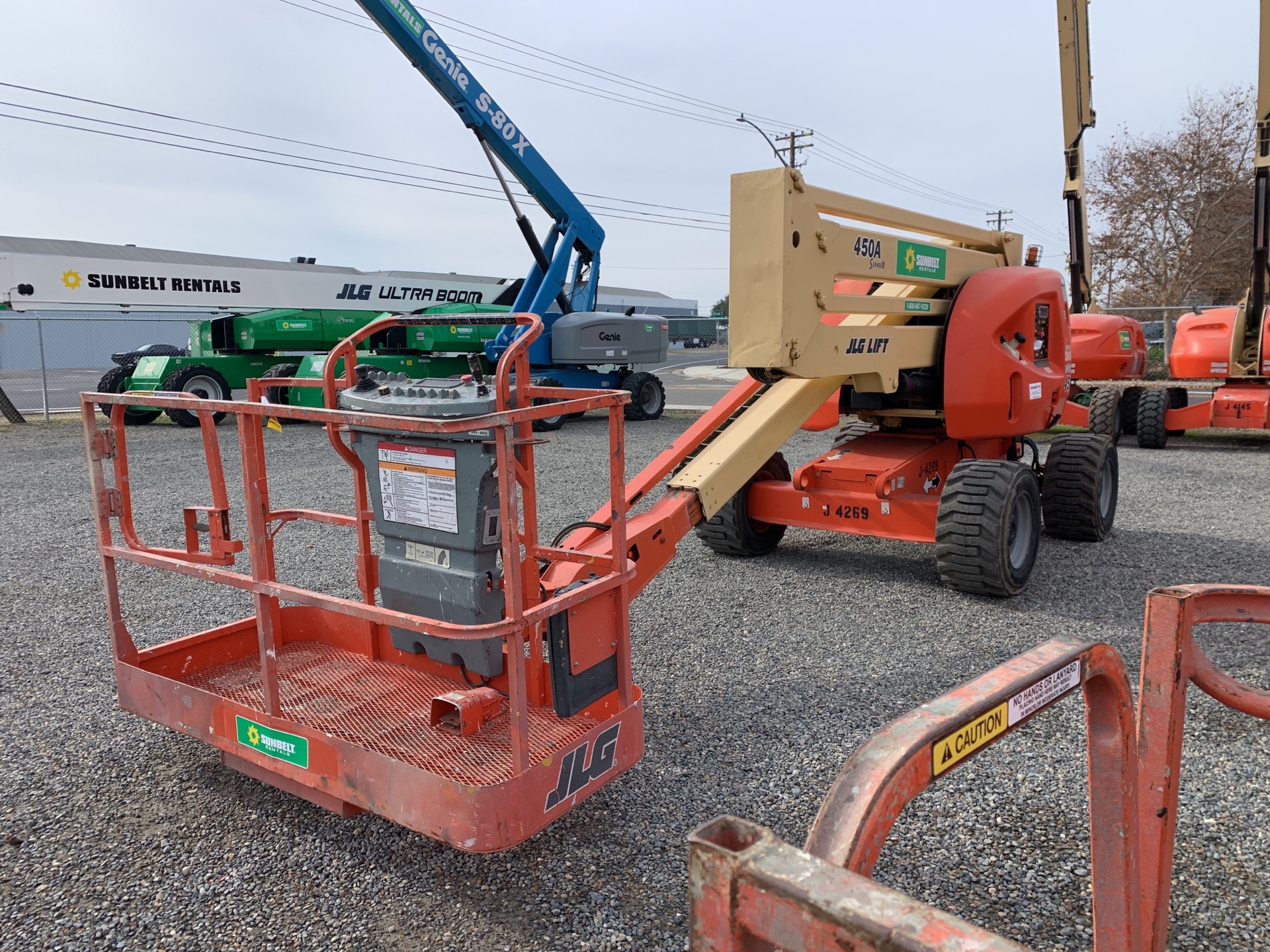 2006 JLG 450A Series II 4WD Dual Fuel Articulating Boom Lift