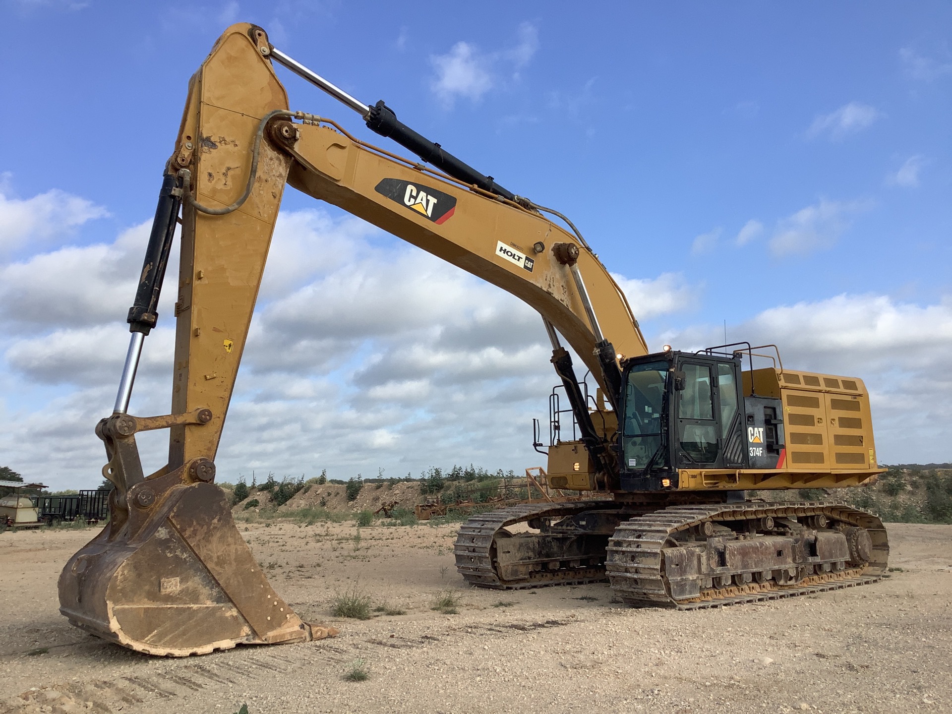 2016 Cat 374FL Tracked Excavator