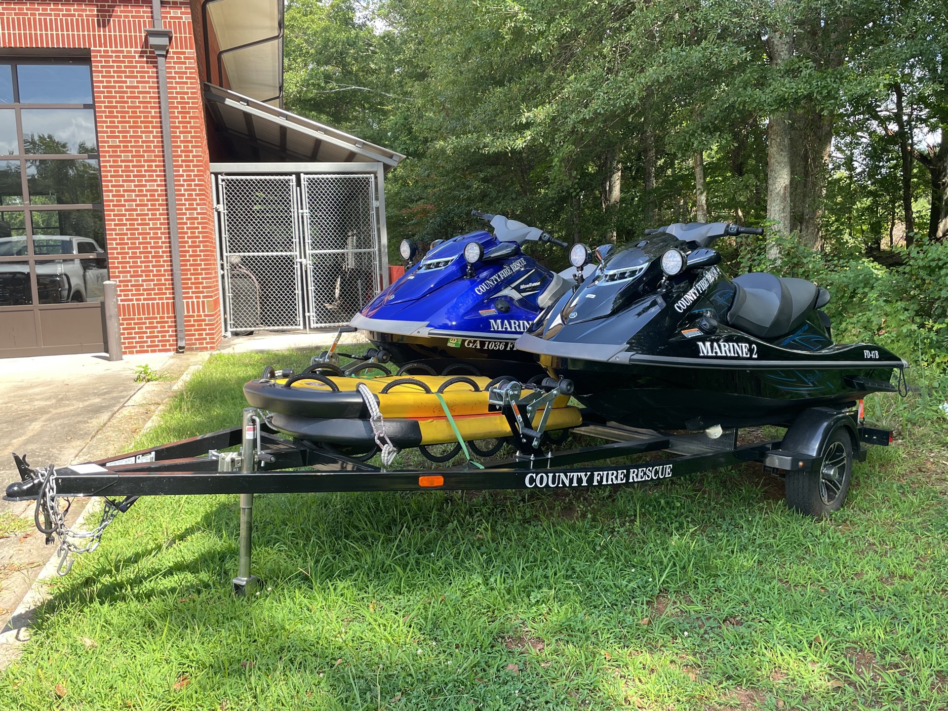 (2) Yamaha WaveRunner Jet Skis w/Trailer