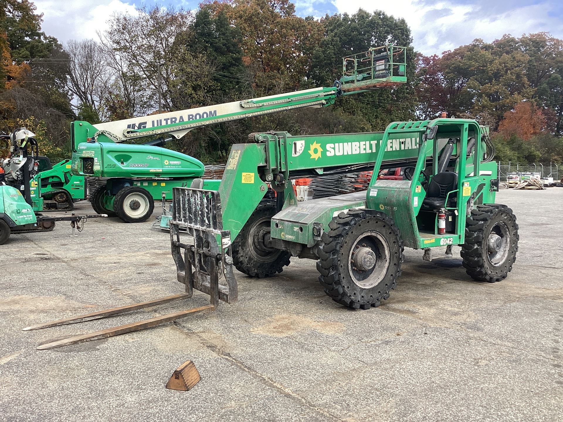 2013 SkyTrak 6042 Telehandler