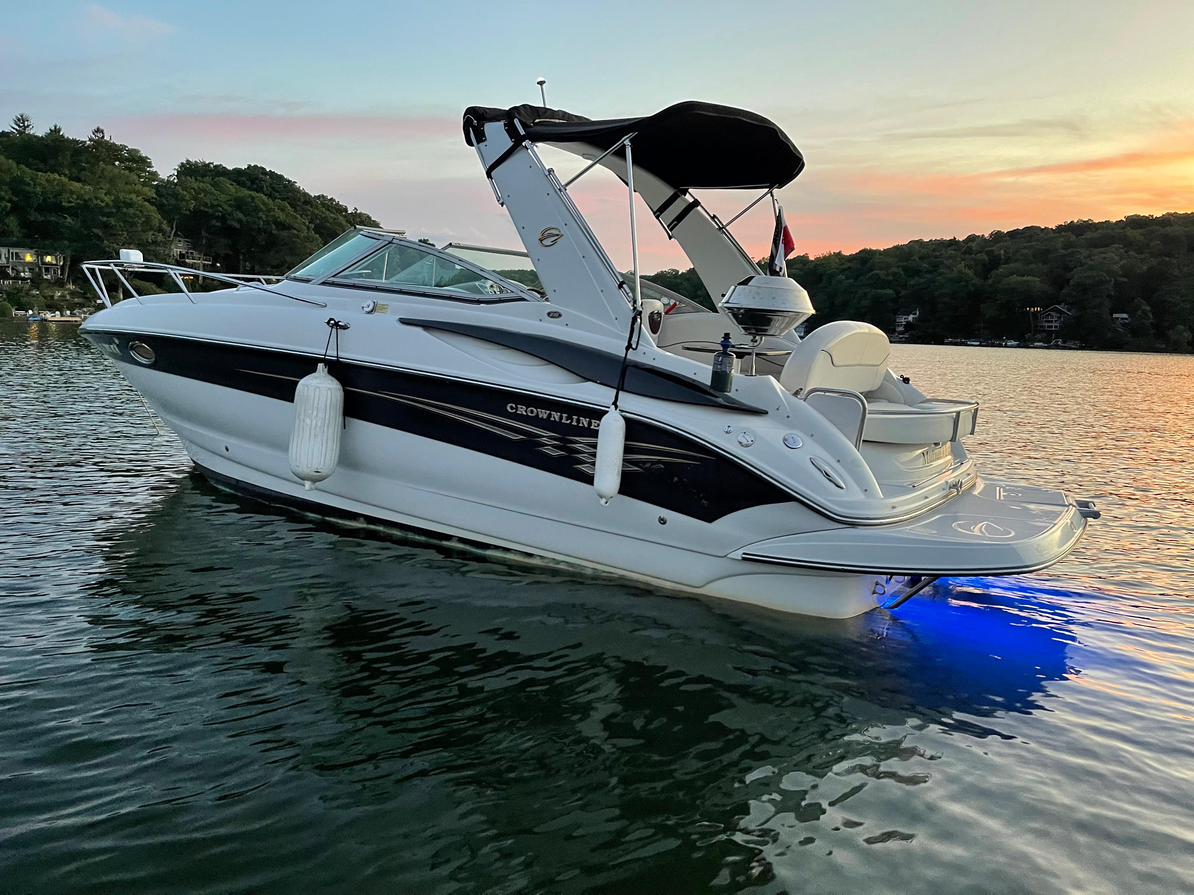 2005 Crownline 270 CR