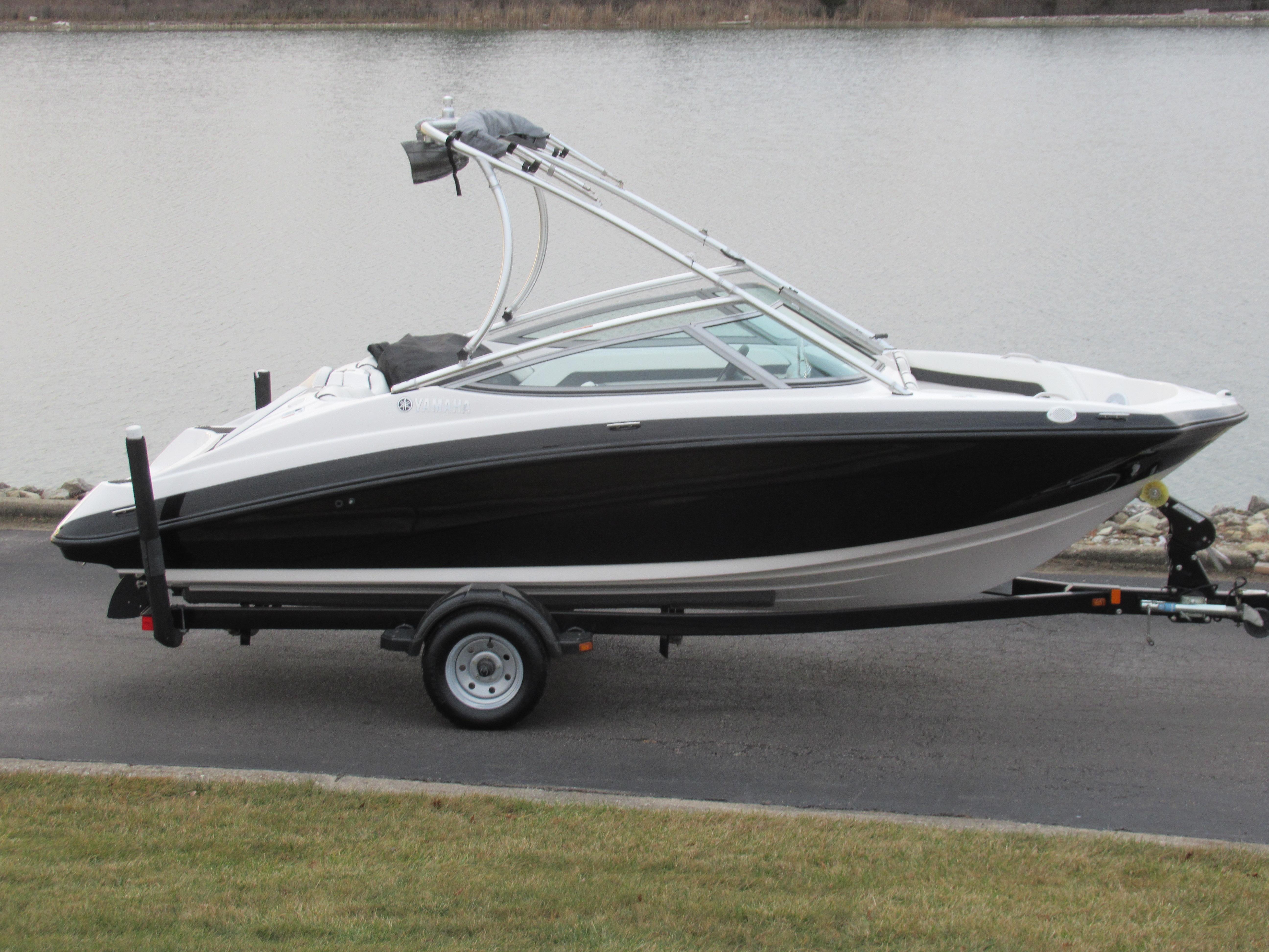 2015 Yamaha Boats AR190